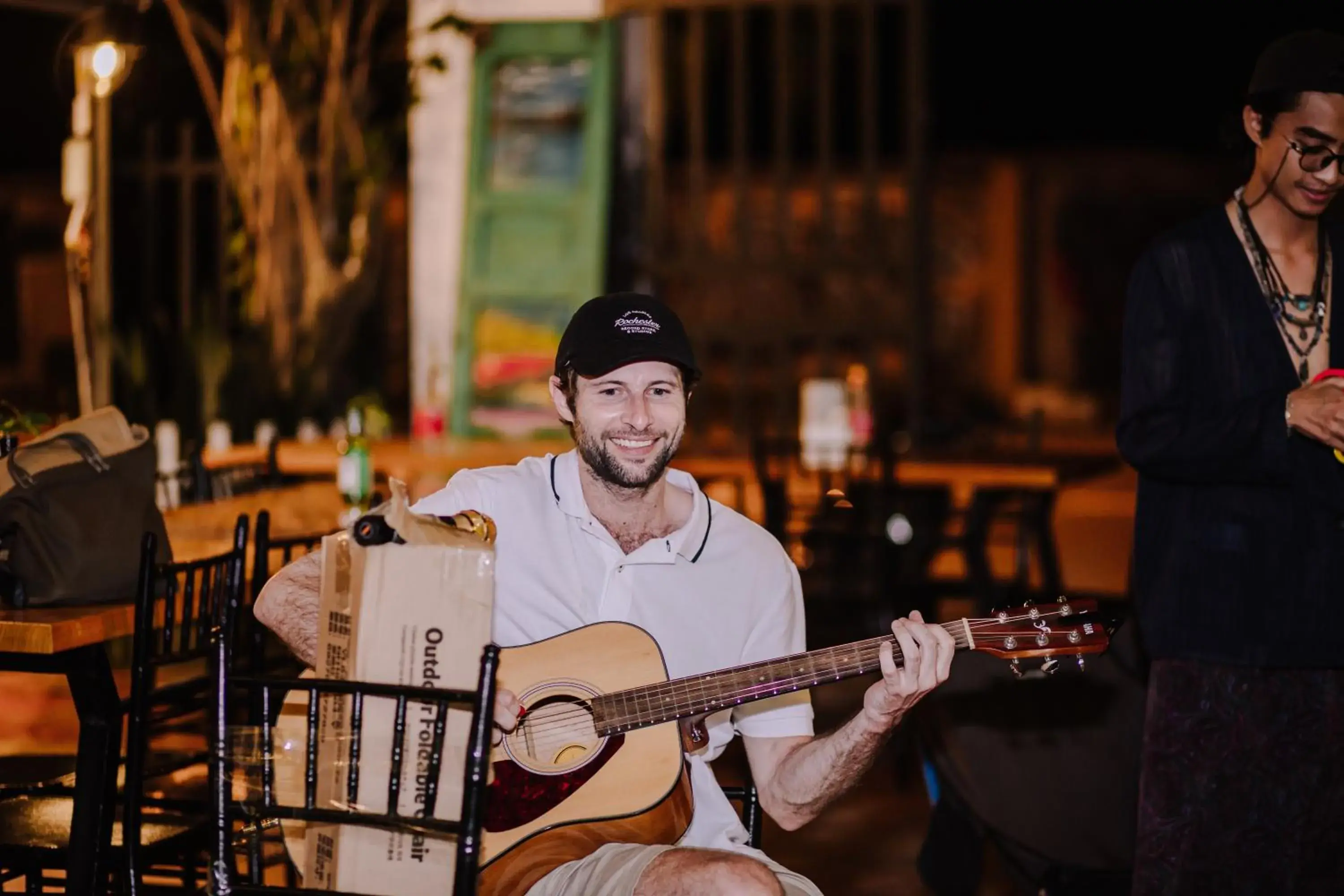 Restaurant/places to eat in Republic Hostel Cat Ba Restaurant/places to eat in Republic Hostel Cat Ba