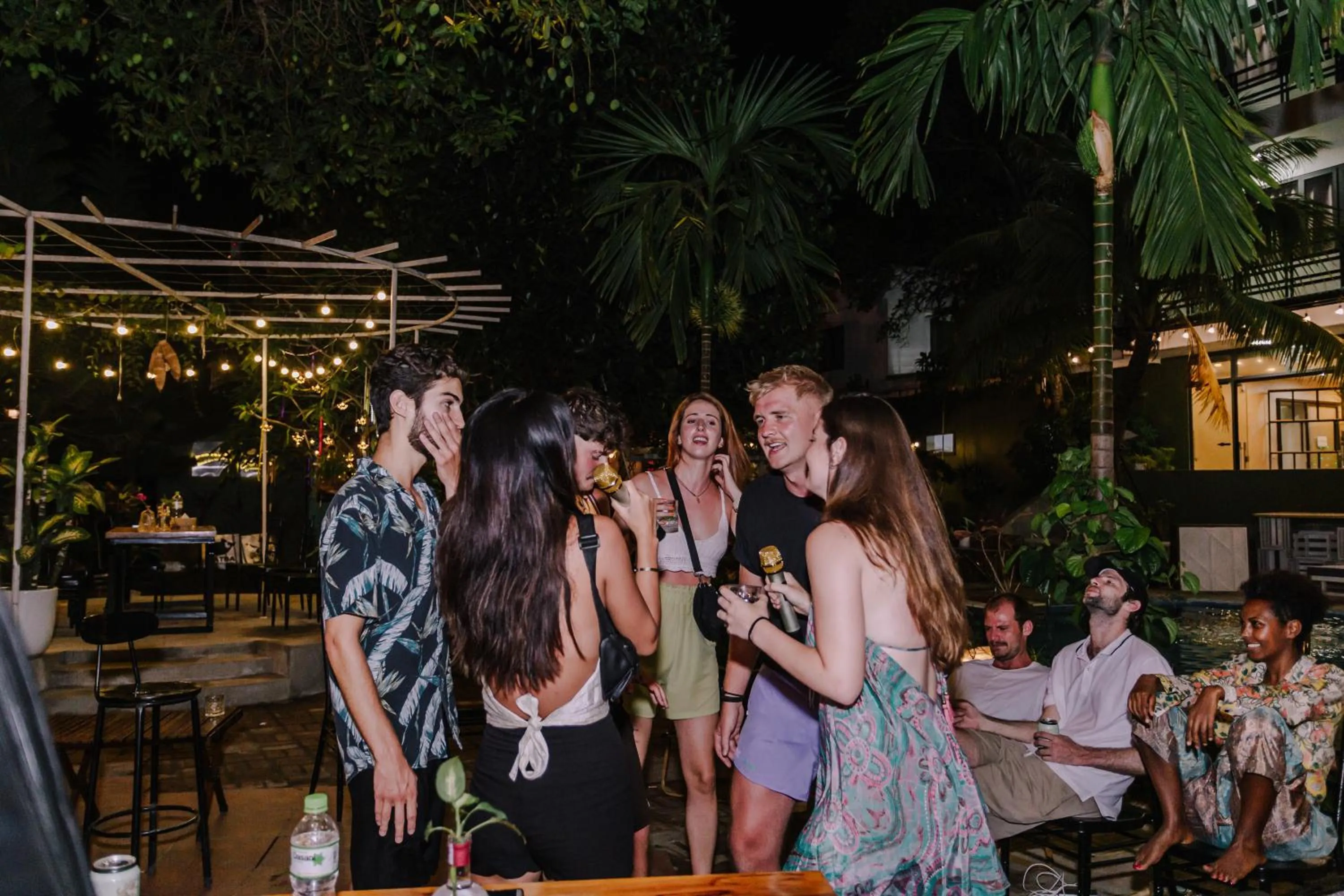 Night in Republic Hostel Cat Ba