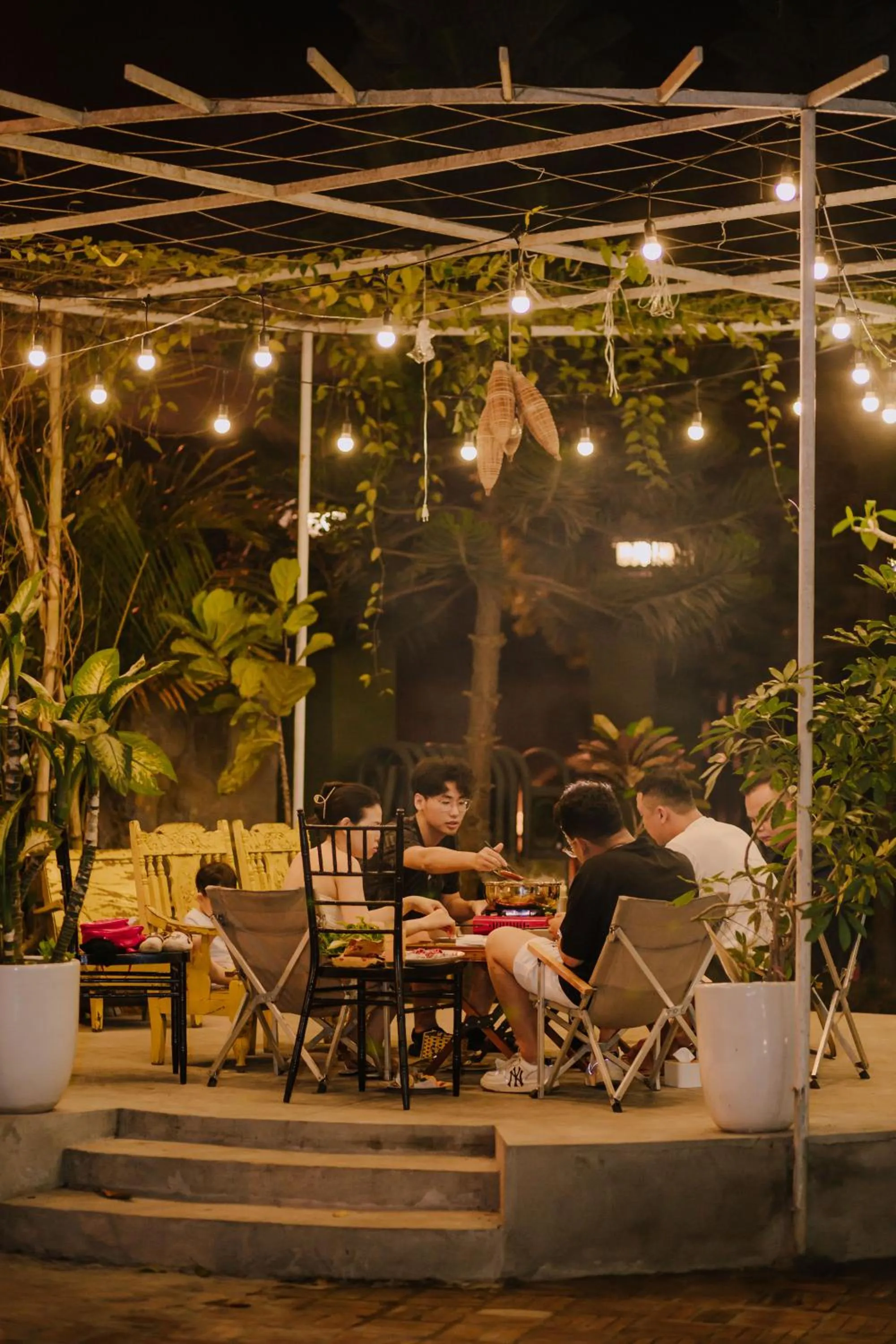 Patio in Republic Hostel Cat Ba