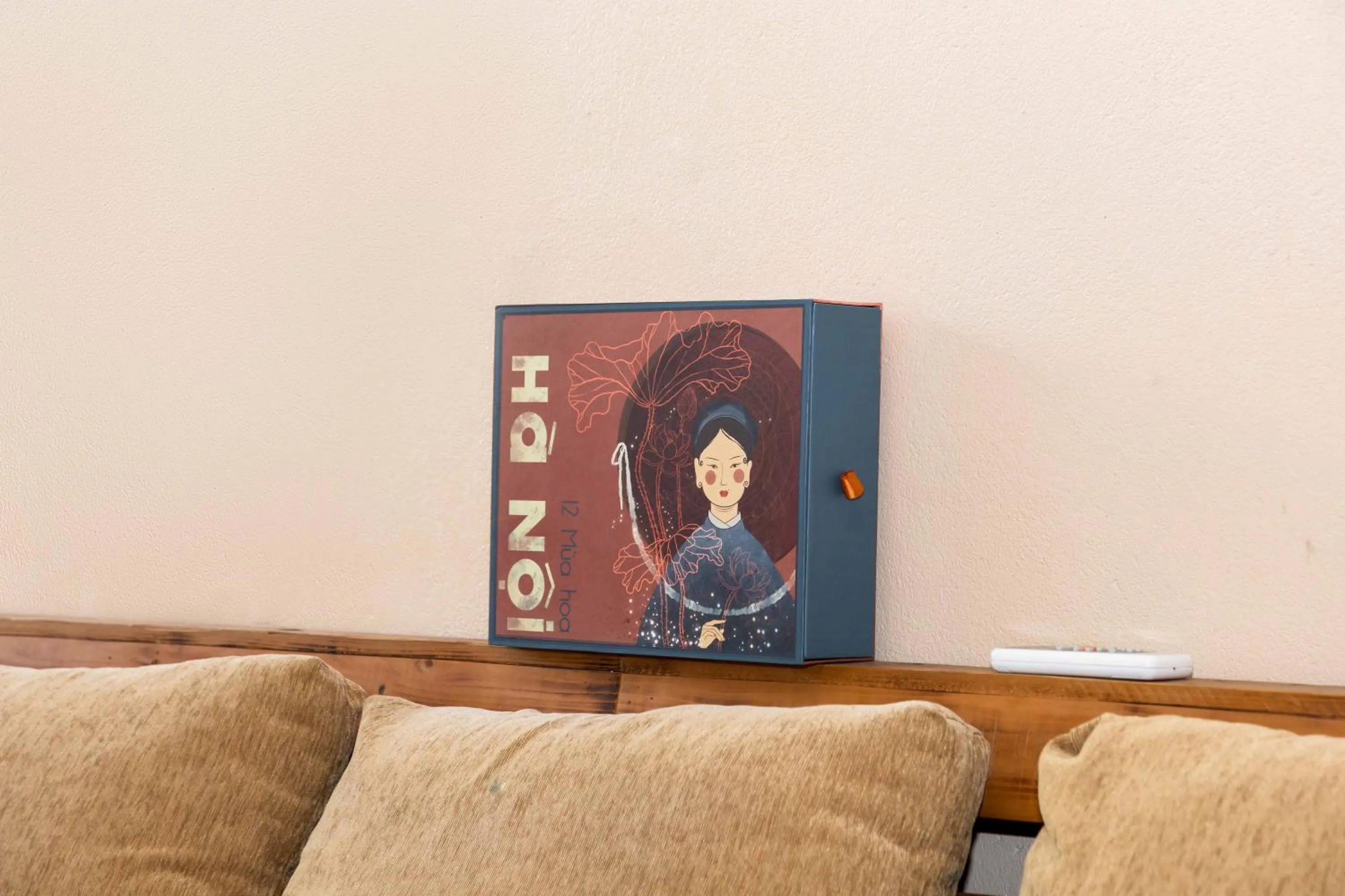 Living room in Republic Hostel Cat Ba