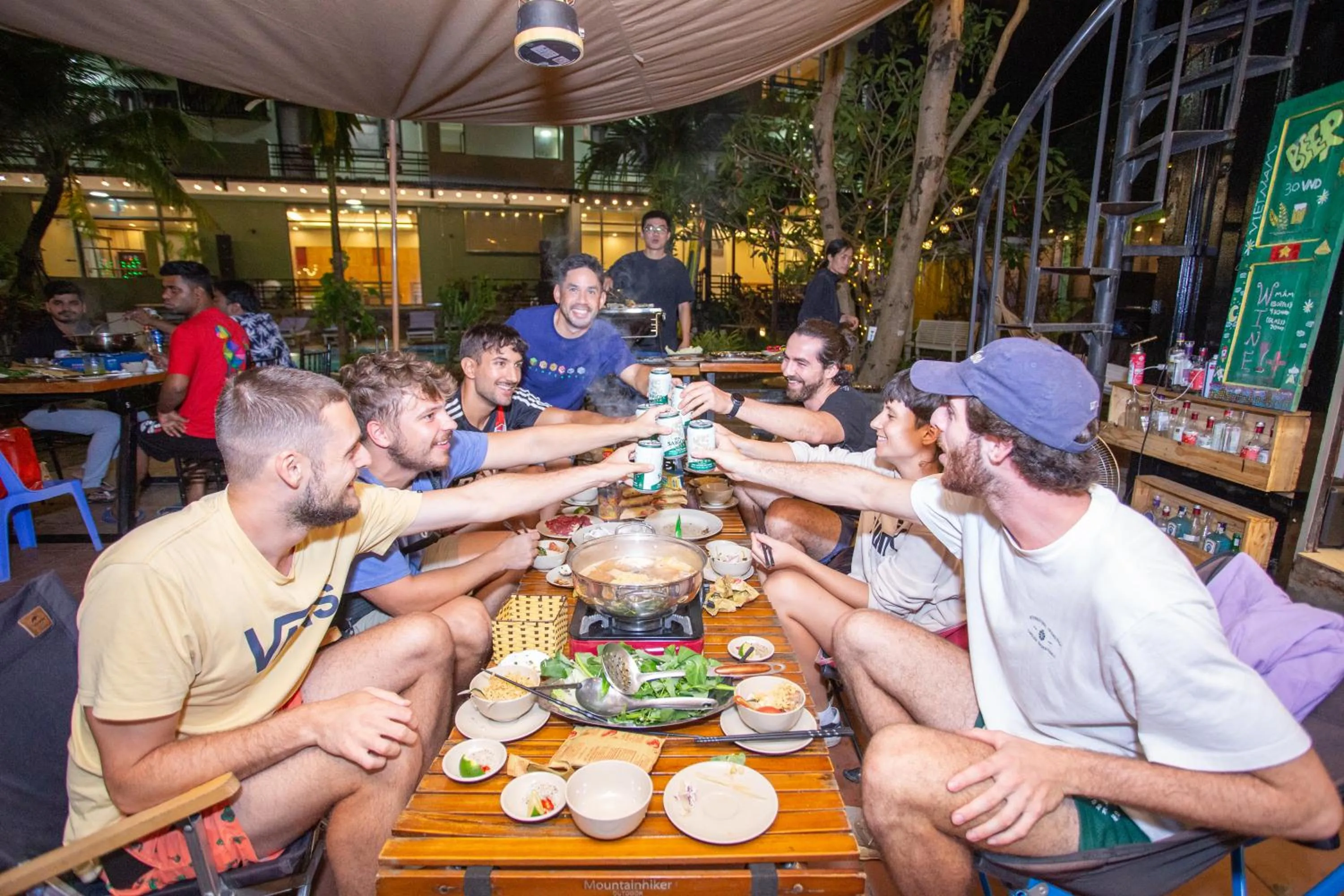 Restaurant/places to eat in Republic Hostel Cat Ba