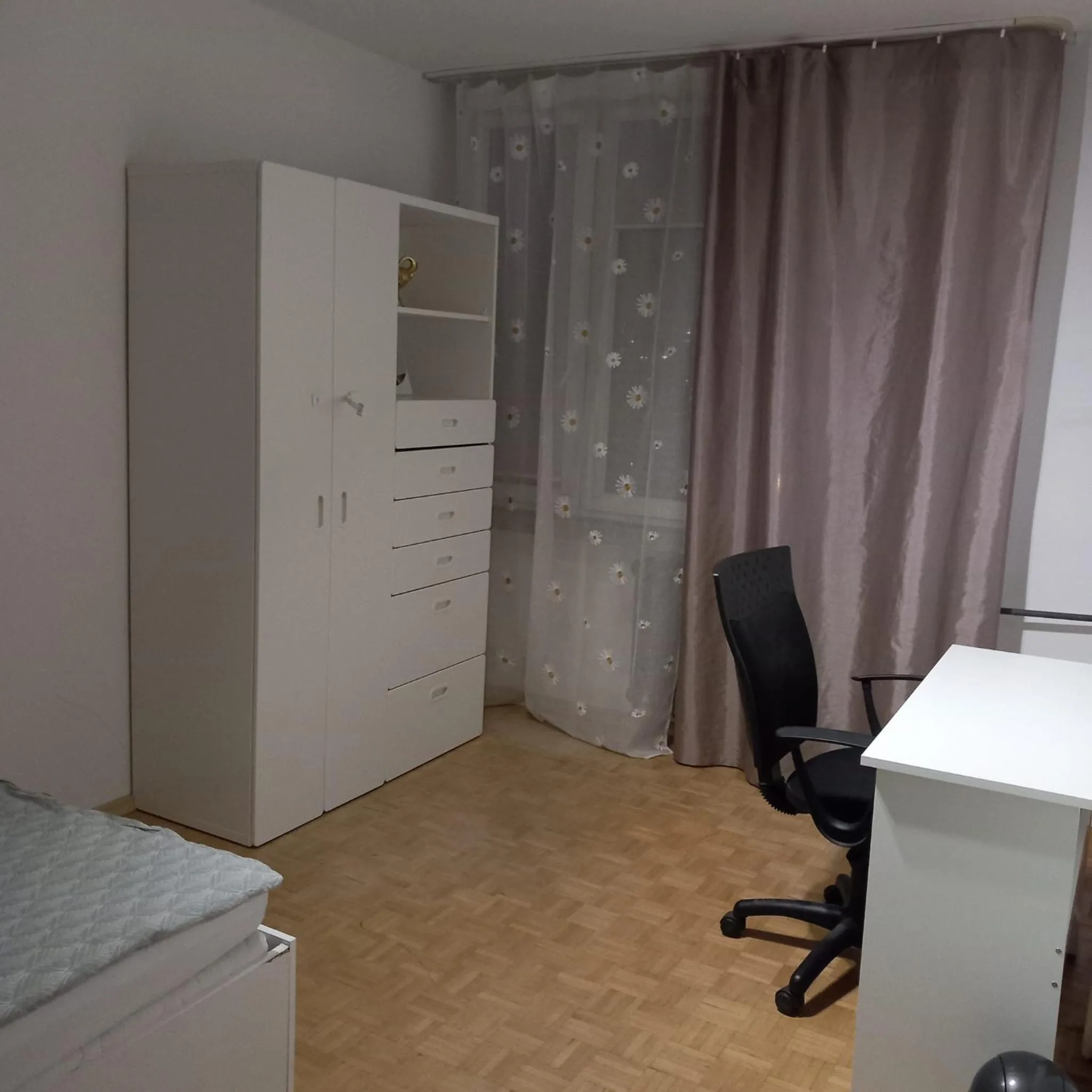 Bed in Ivory House (Marymont-Ruda)