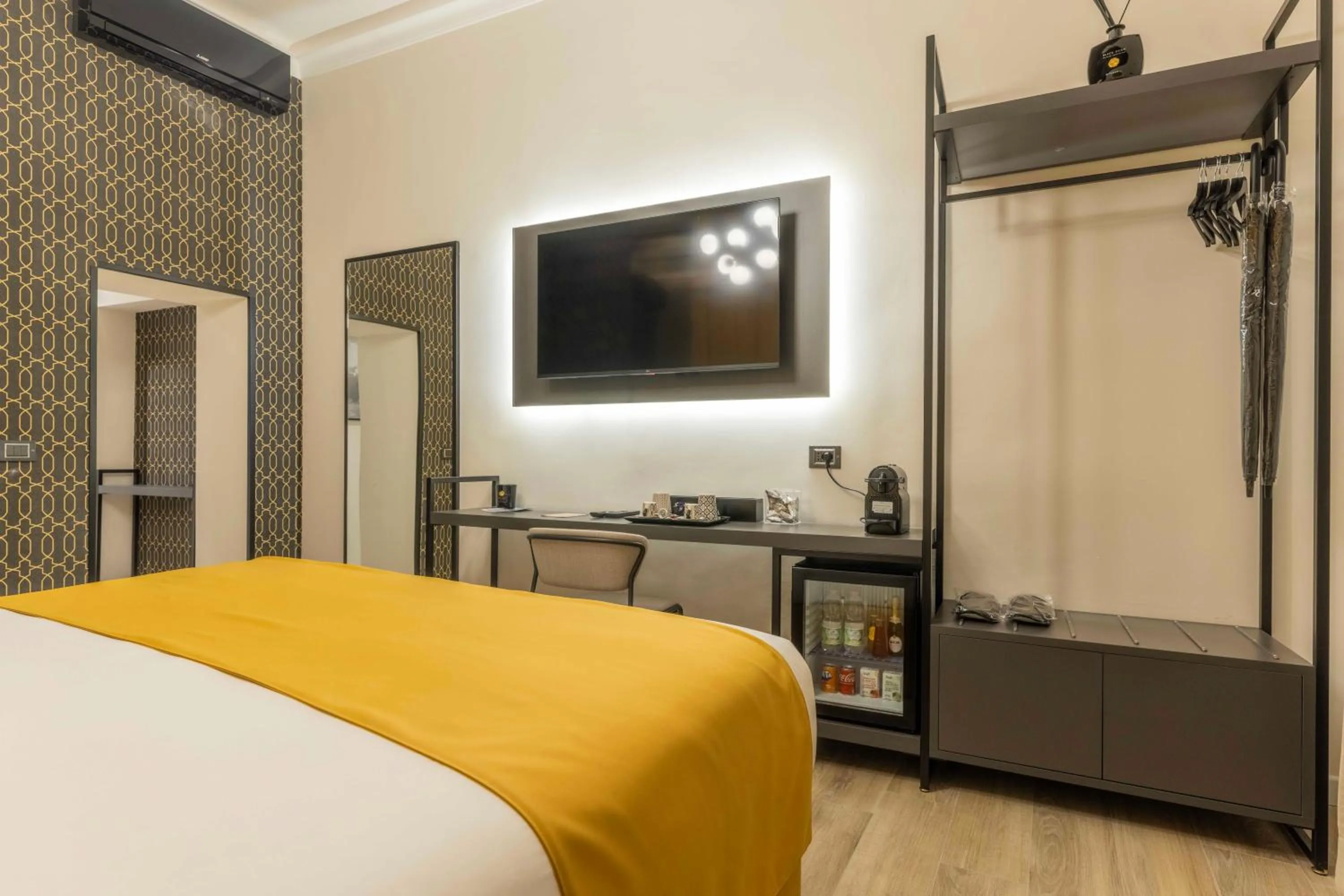 TV and multimedia, Bed in Home at Rome Luxury Navona Guesthouse