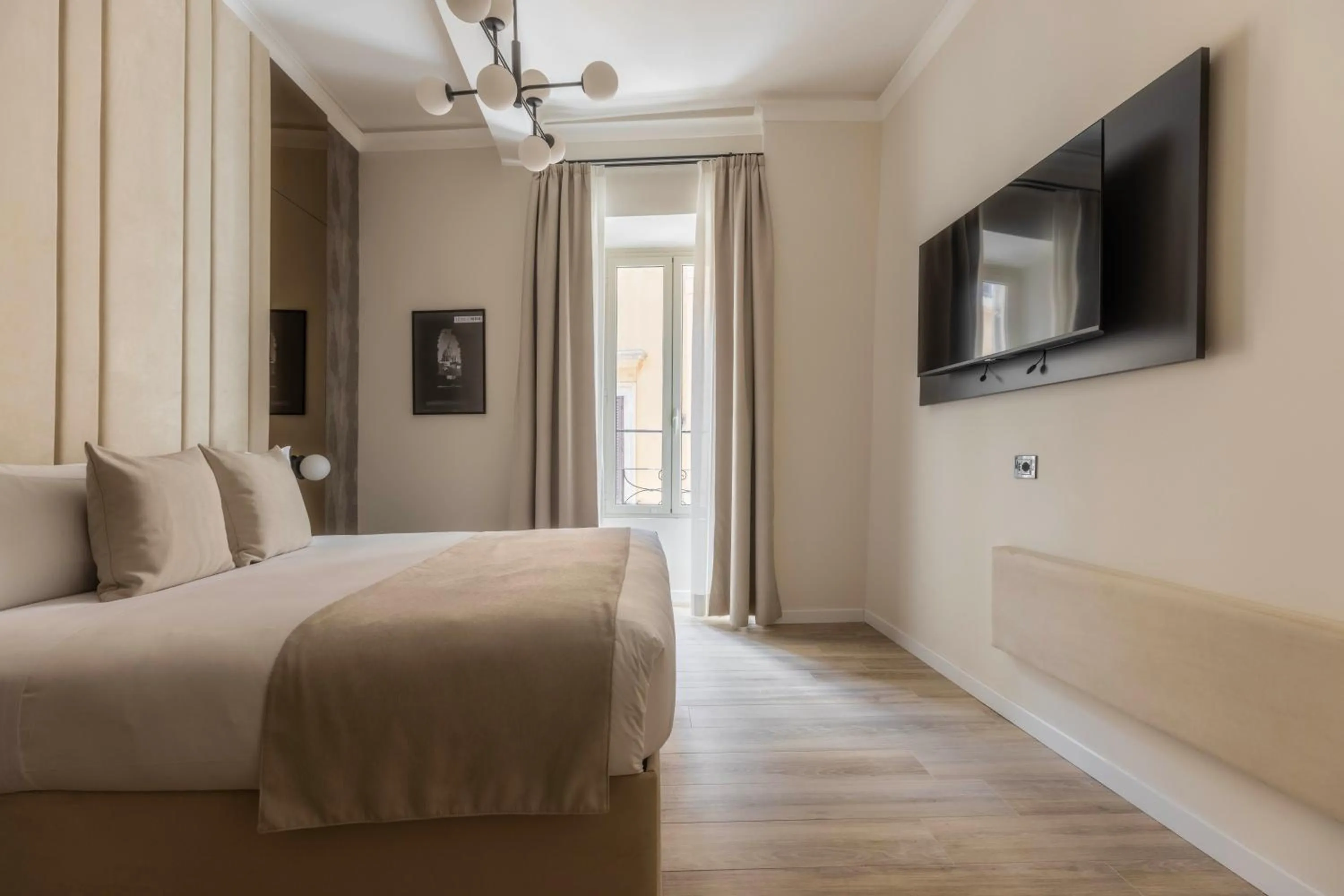 Photo of the whole room, Bed in Home at Rome Luxury Navona Guesthouse