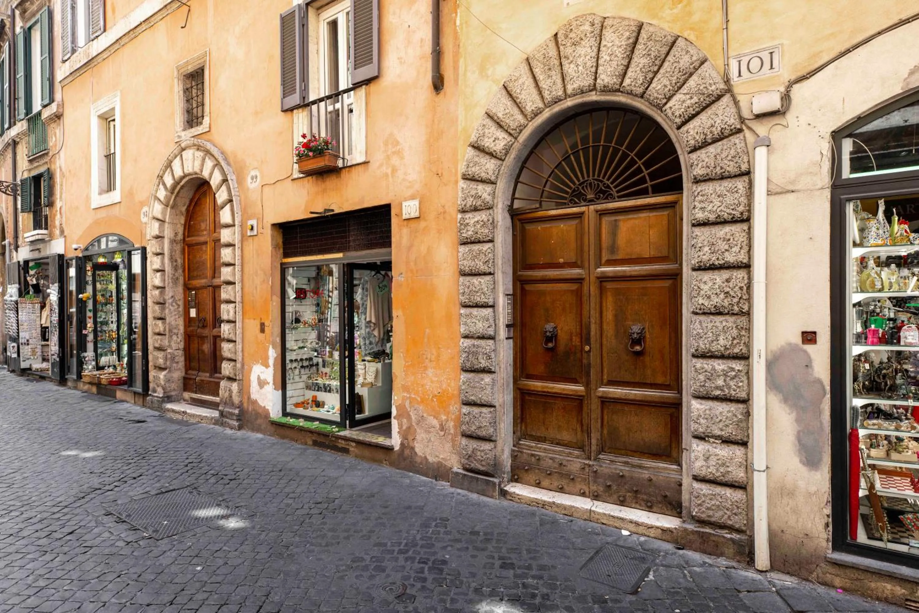 Property building in Home at Rome Luxury Navona Guesthouse