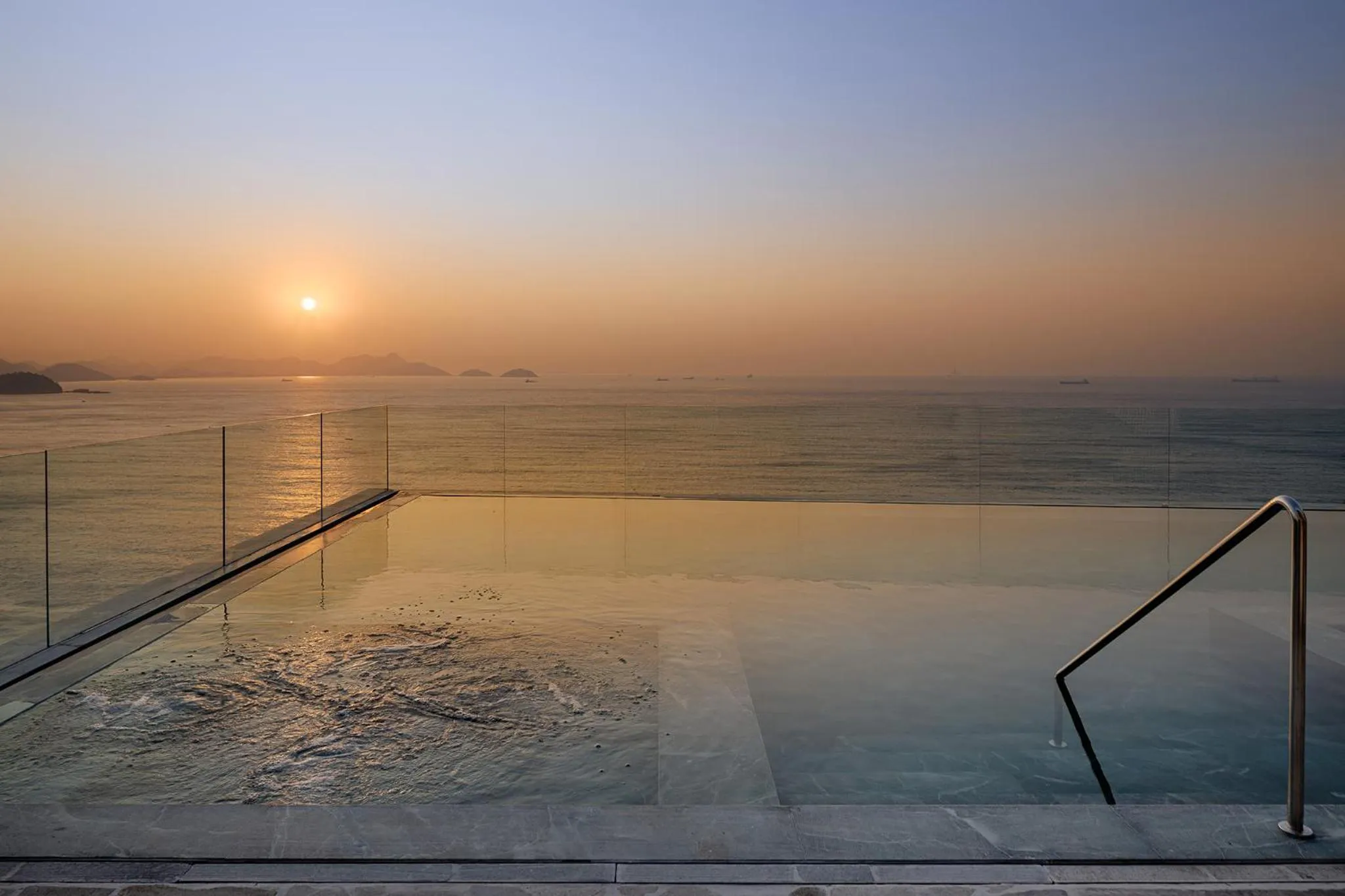 Swimming pool in Rio Othon Palace