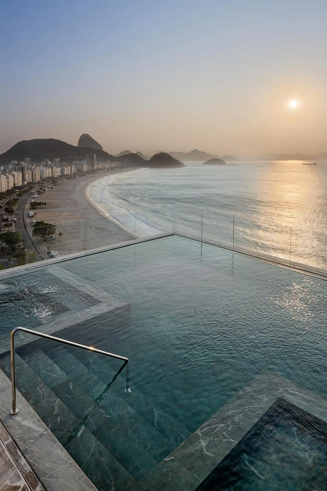 Swimming pool in Rio Othon Palace