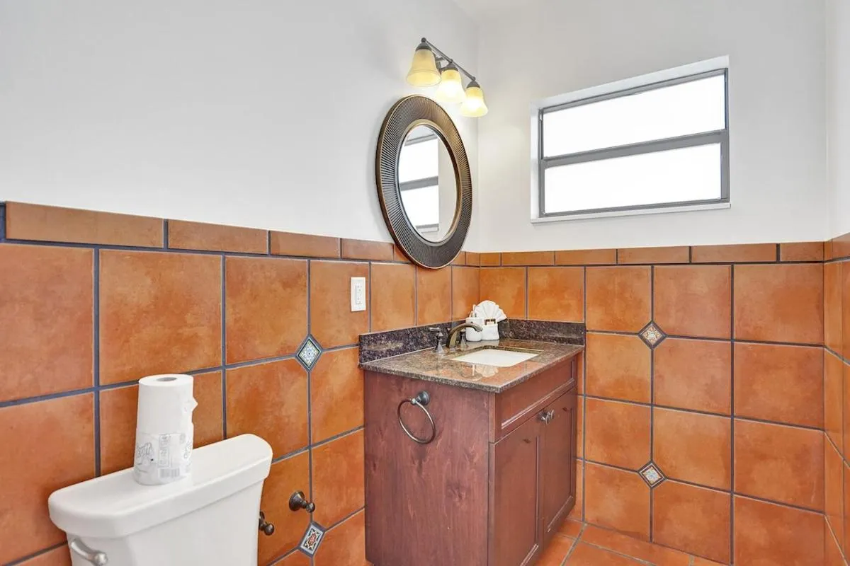 Waves On Walnut - Beach Access