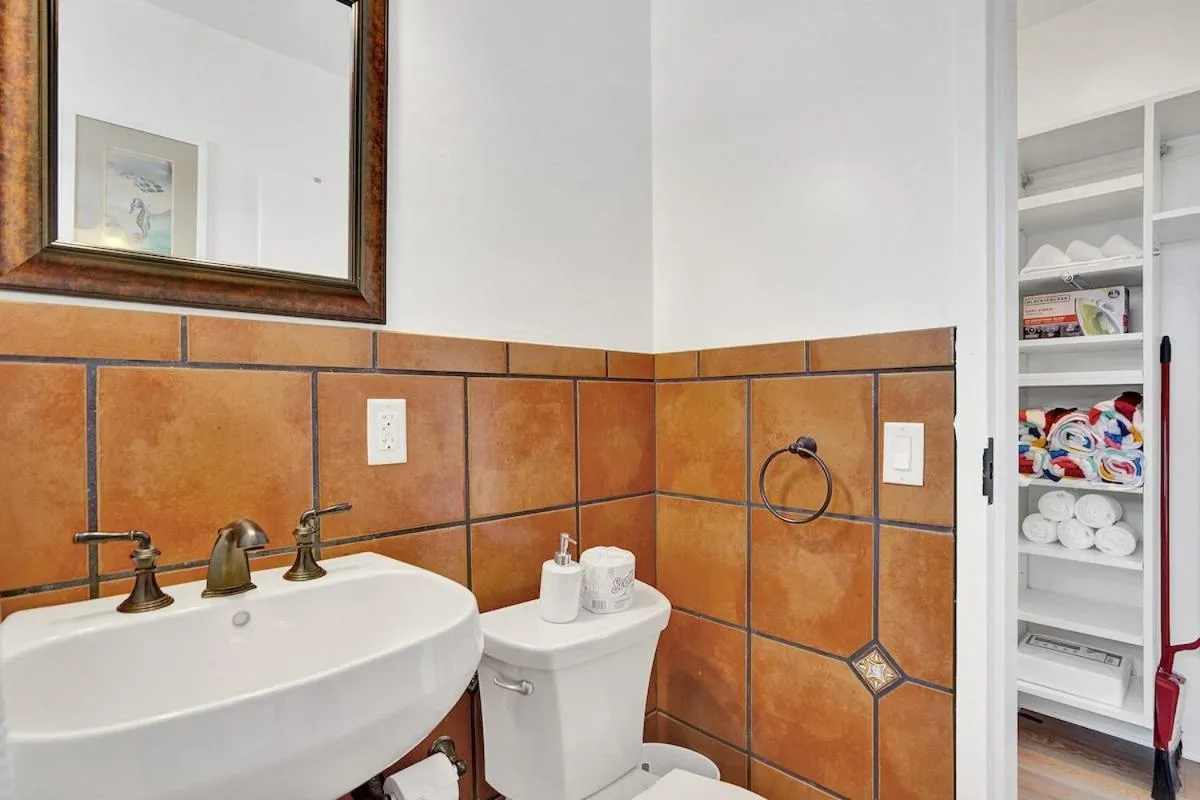 Waves On Walnut - Beach Access