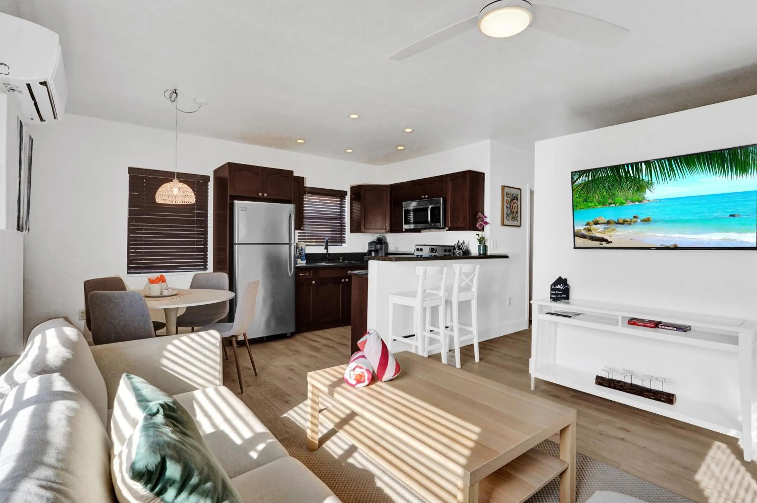 Waves On Walnut - Beach Access