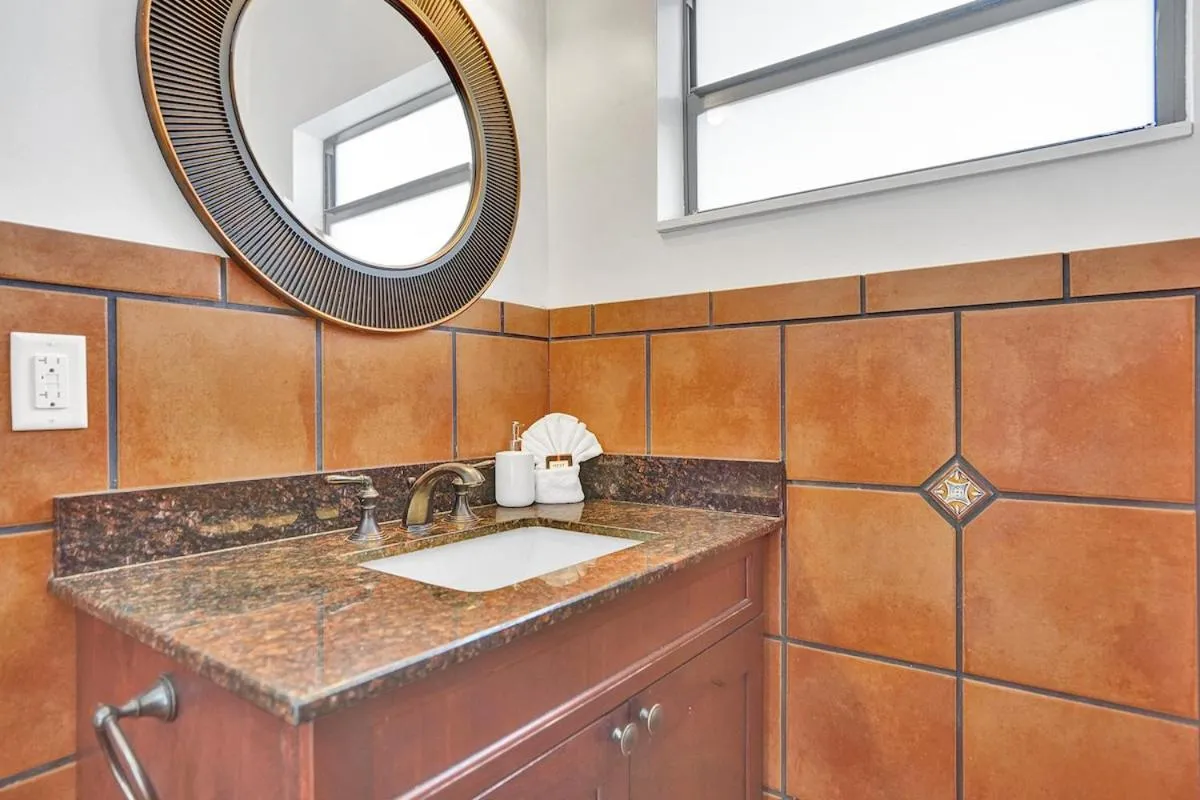 Waves On Walnut - Beach Access