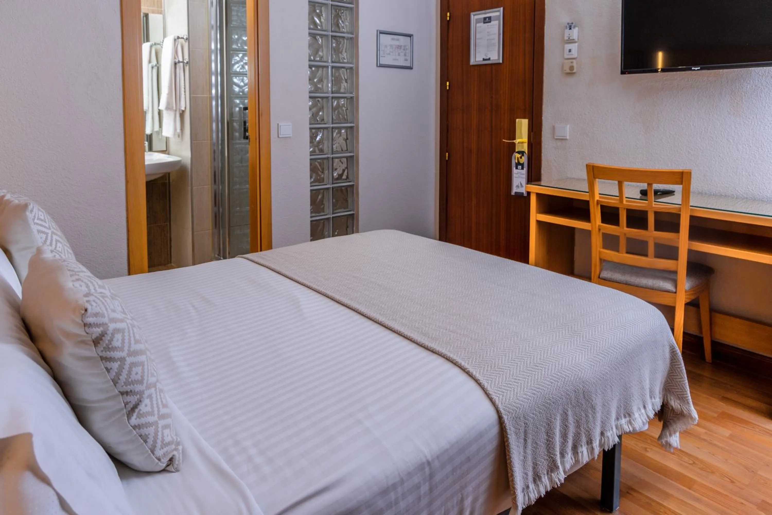 Photo of the whole room, Bed in Hotel Serrano