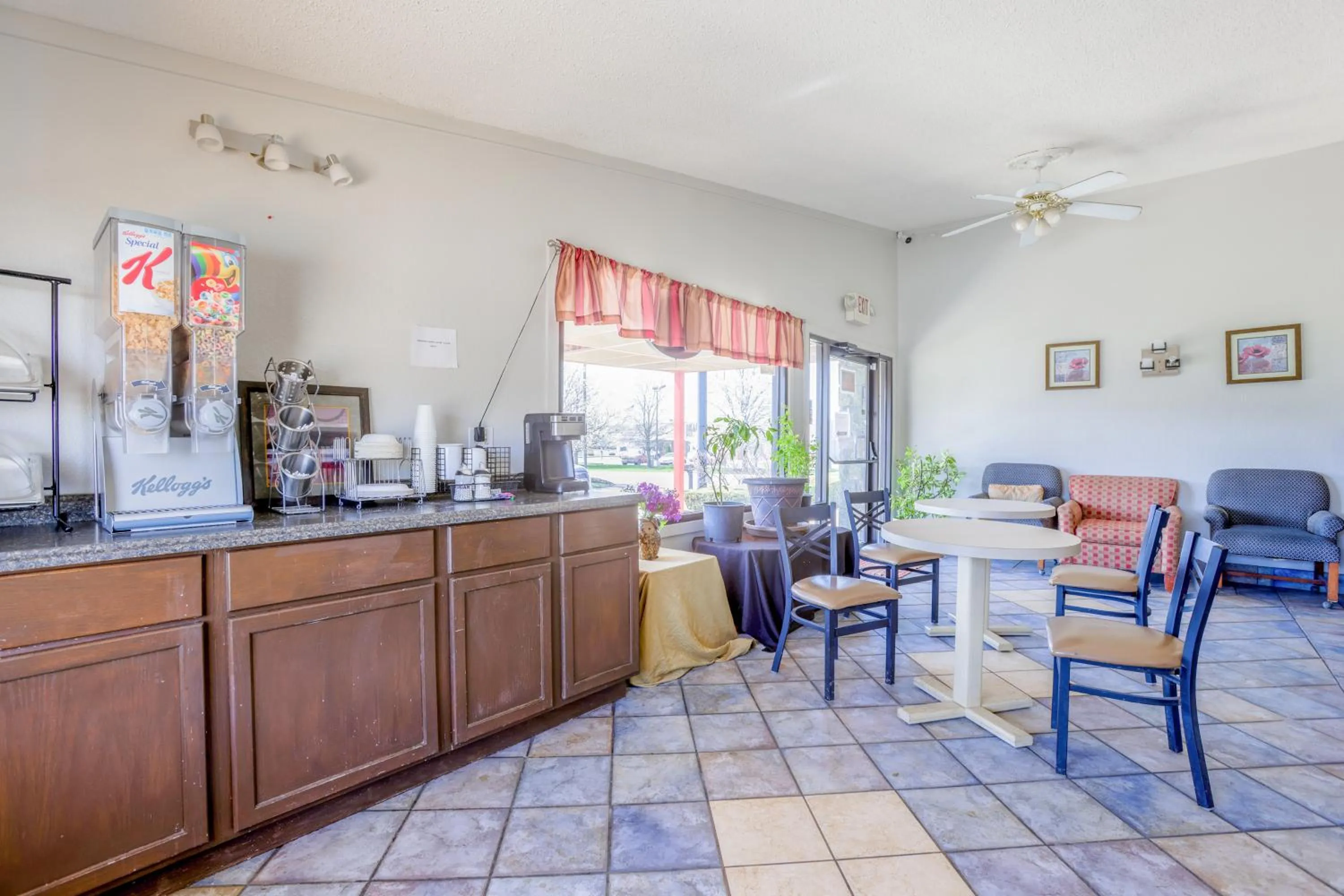 Lobby or reception in Cozy Garden Inn By OYO Hwy 40 Richmond