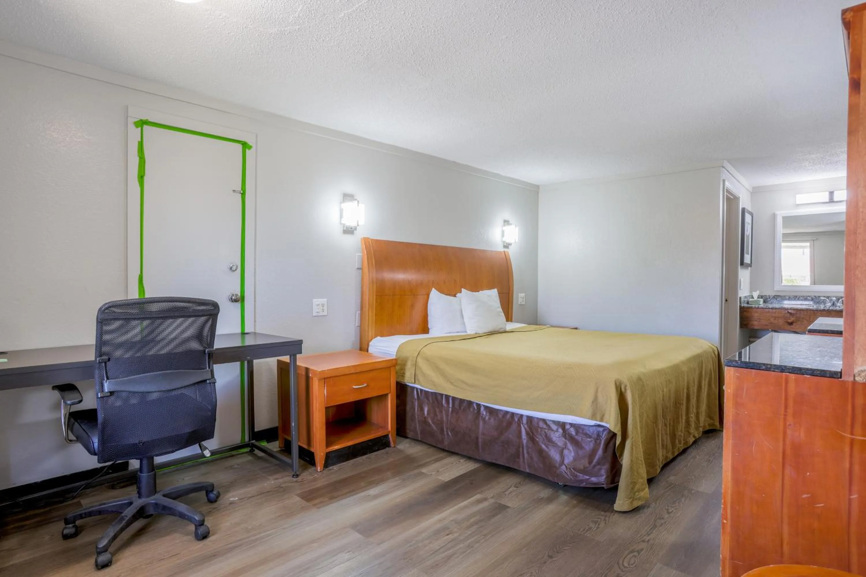 Bedroom, Bed in Cozy Garden Inn By OYO Hwy 40 Richmond