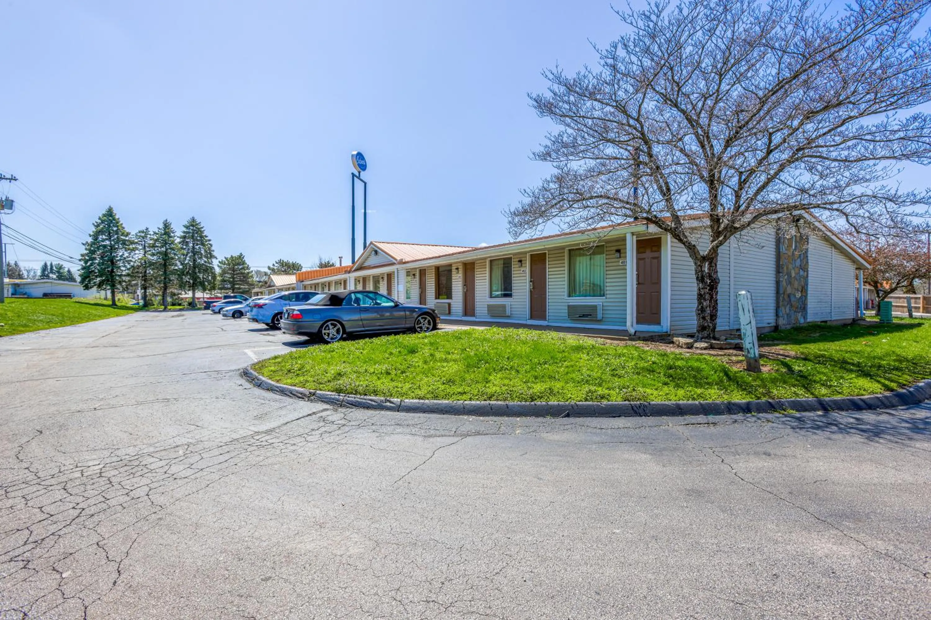 Parking in Cozy Garden Inn By OYO Hwy 40 Richmond