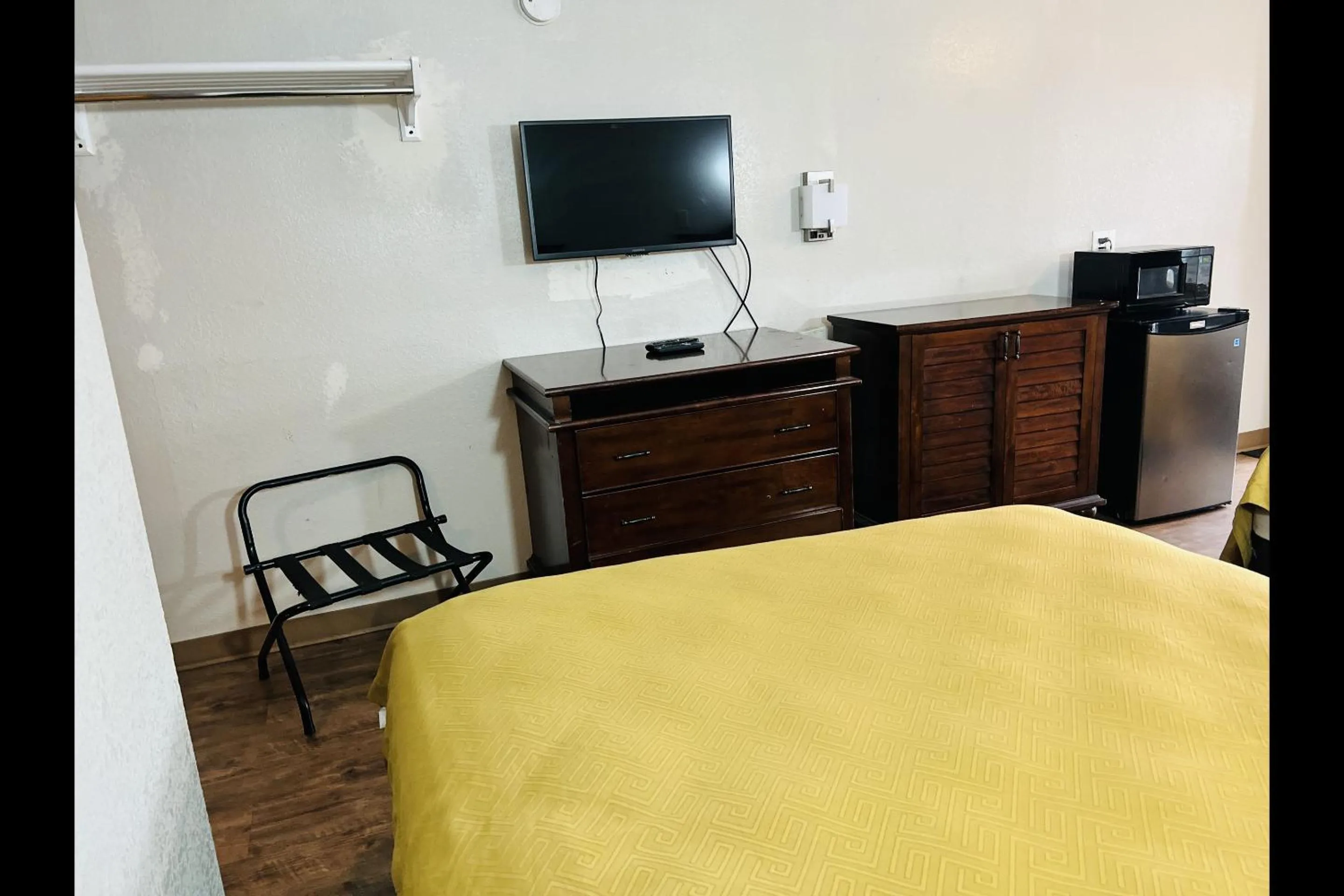 Queen Bed Non-Smoking in Cozy Garden Inn By OYO Hwy 40 Richmond