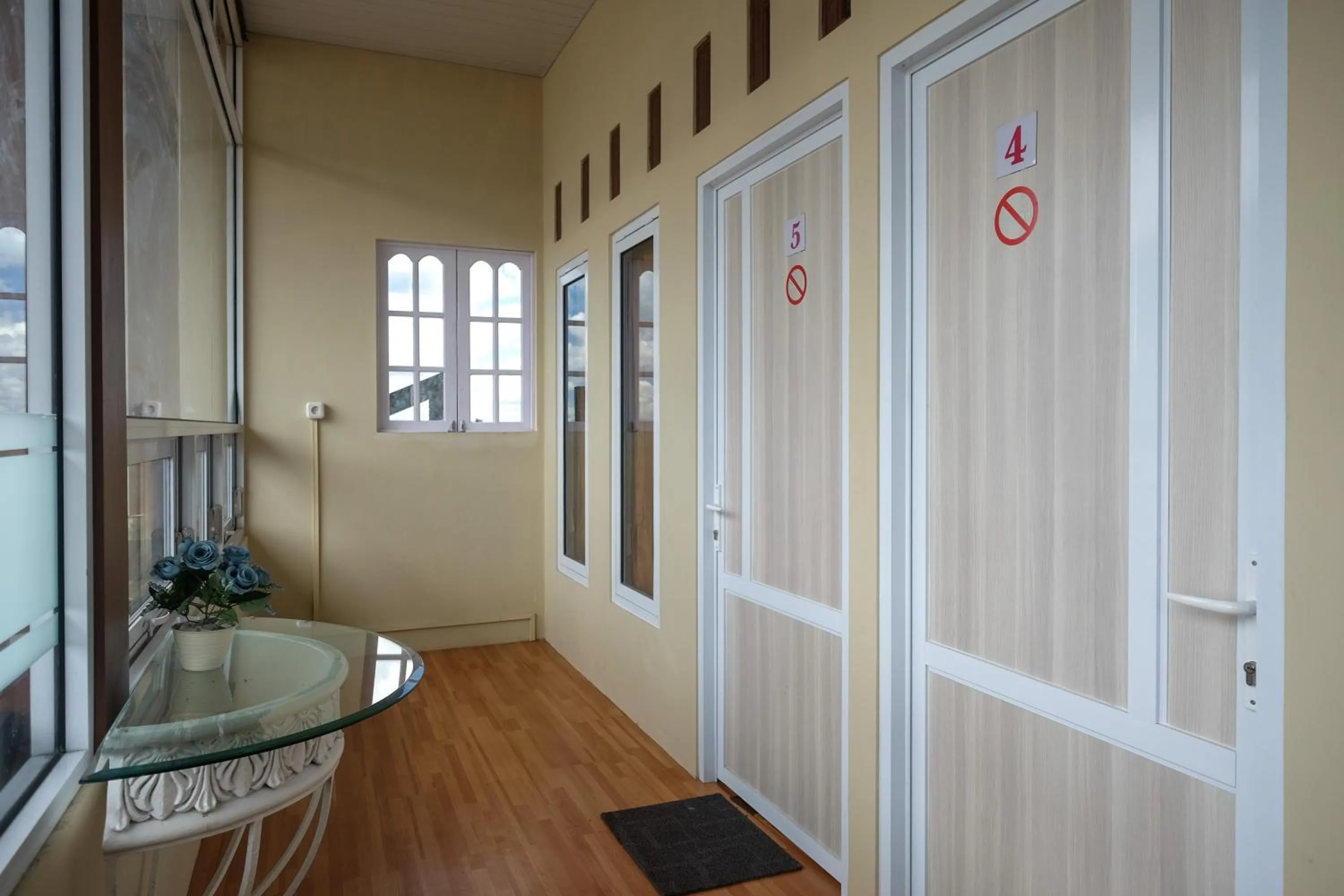 Property building in RedDoorz Syariah near Alun Alun Wonosobo 3