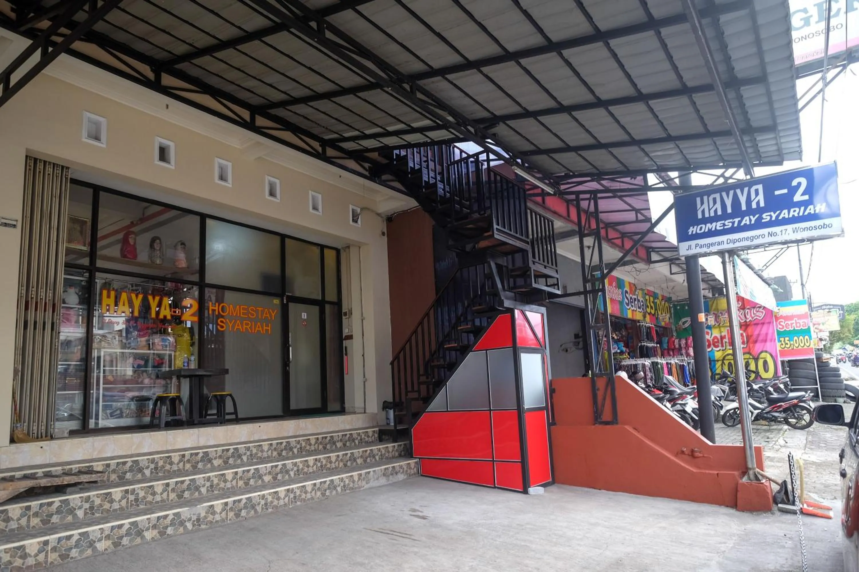 Property building in RedDoorz Syariah near Alun Alun Wonosobo 3