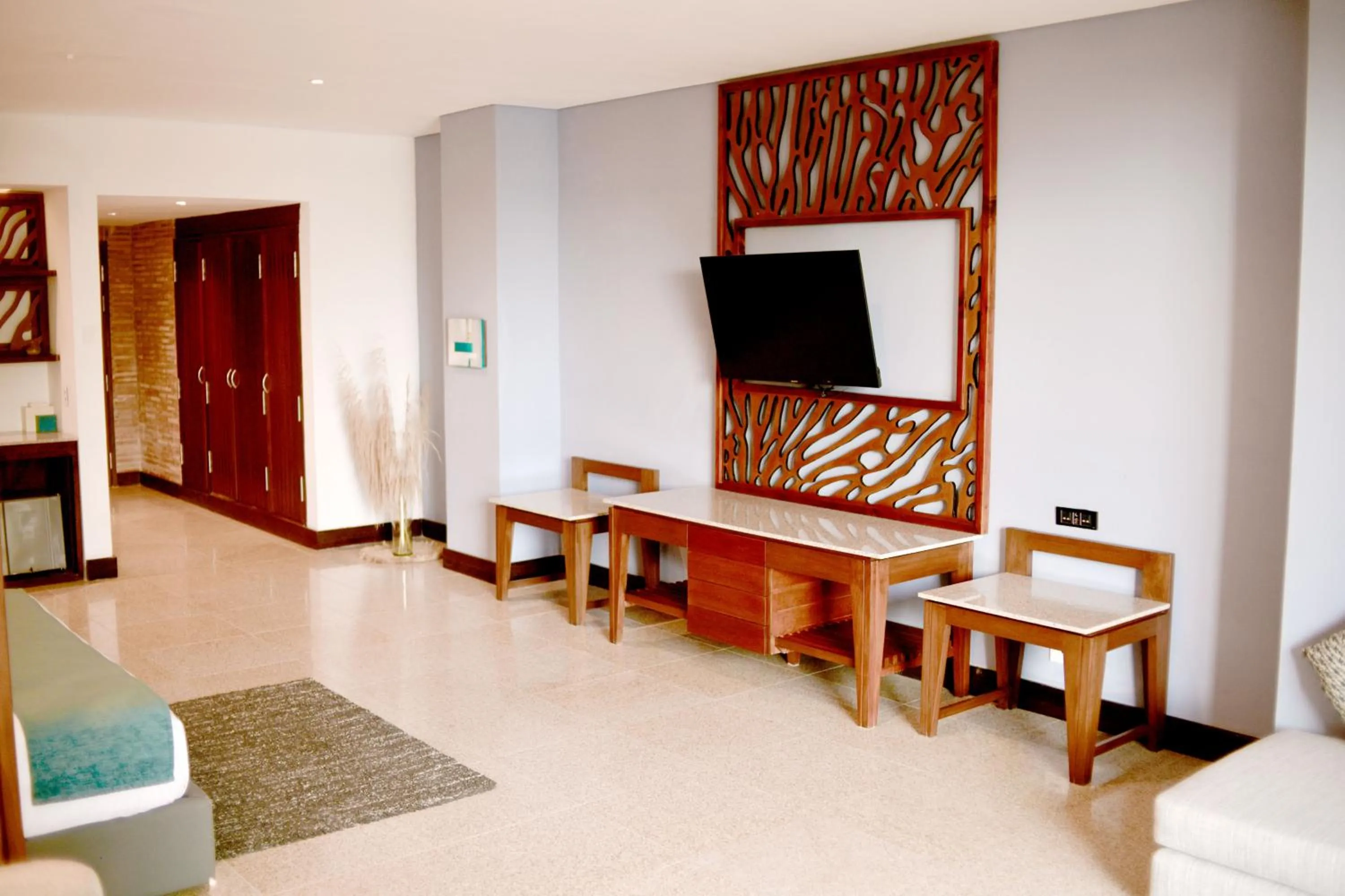 TV and multimedia in Castillete Hotel & Beach Club