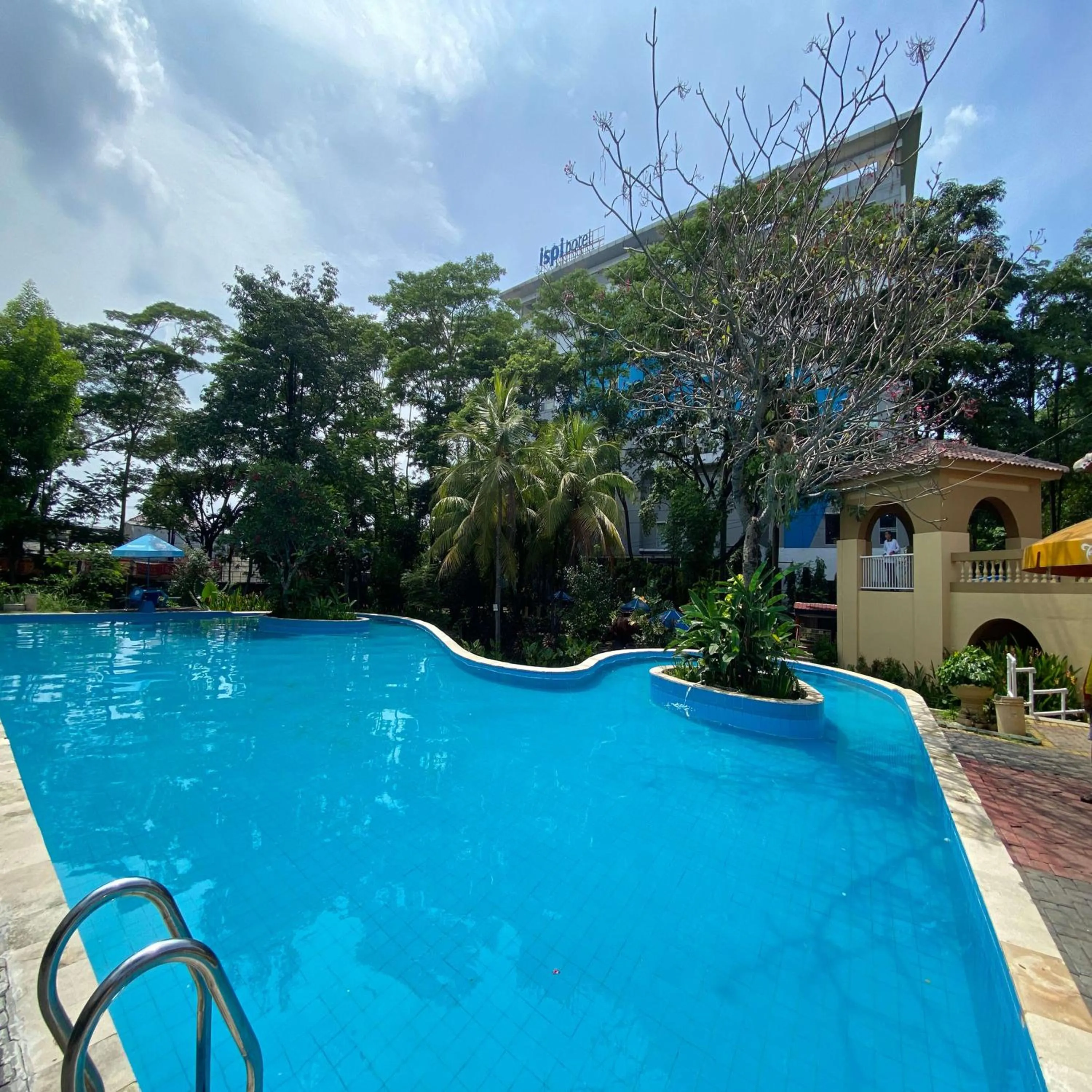Swimming pool in Ispi Hotel Cikarang Festival