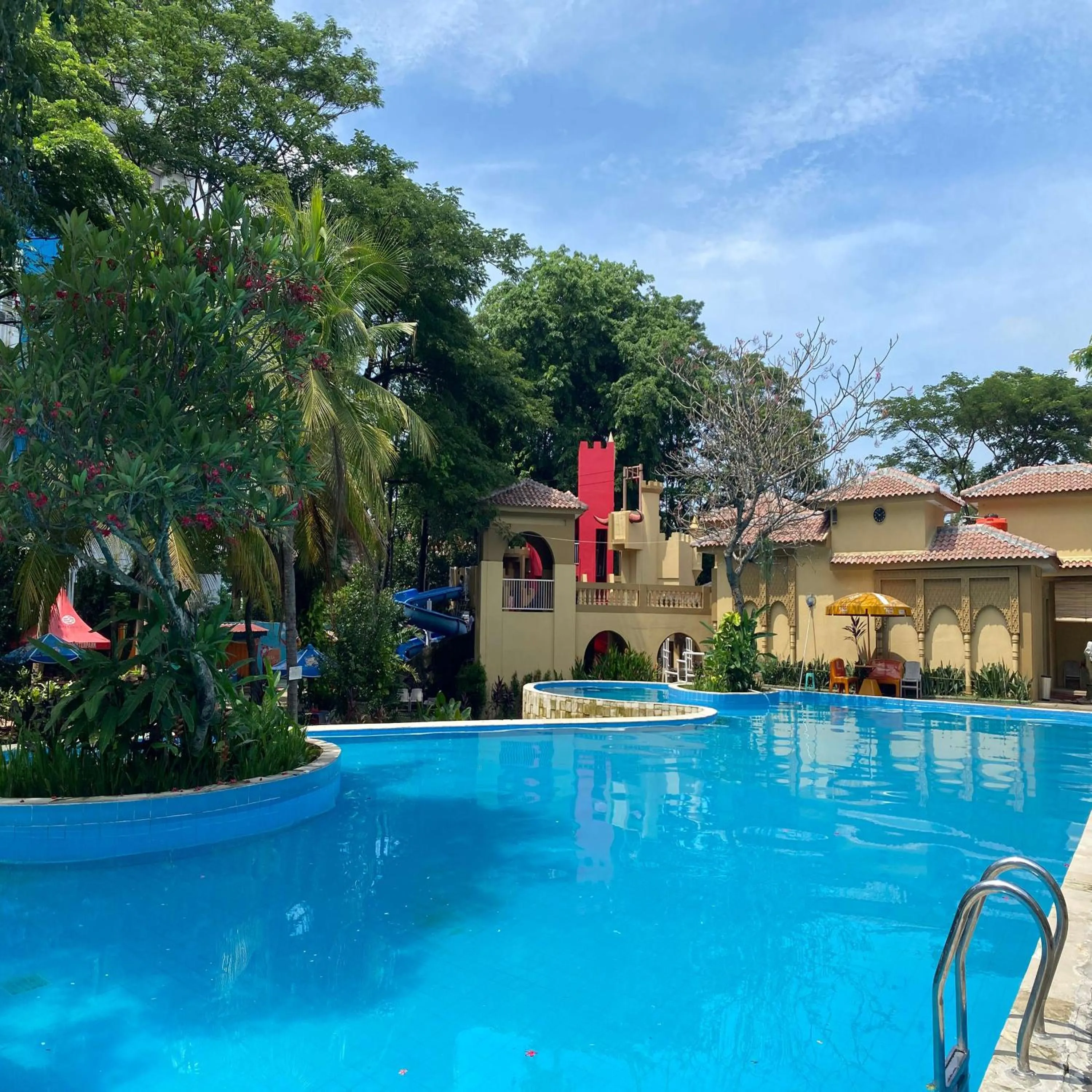 Swimming pool in Ispi Hotel Cikarang Festival