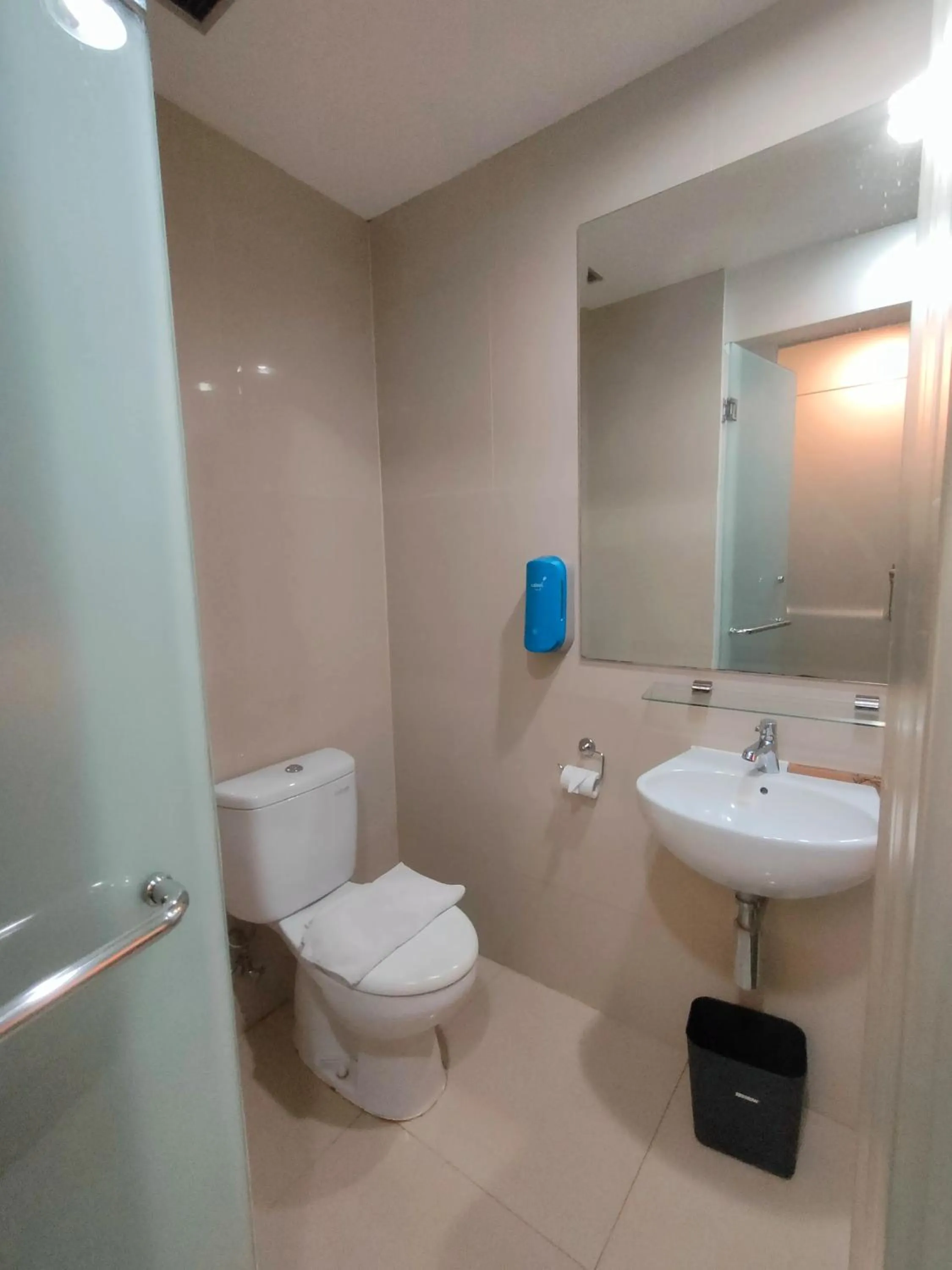 Bathroom in Ispi Hotel Cikarang Festival