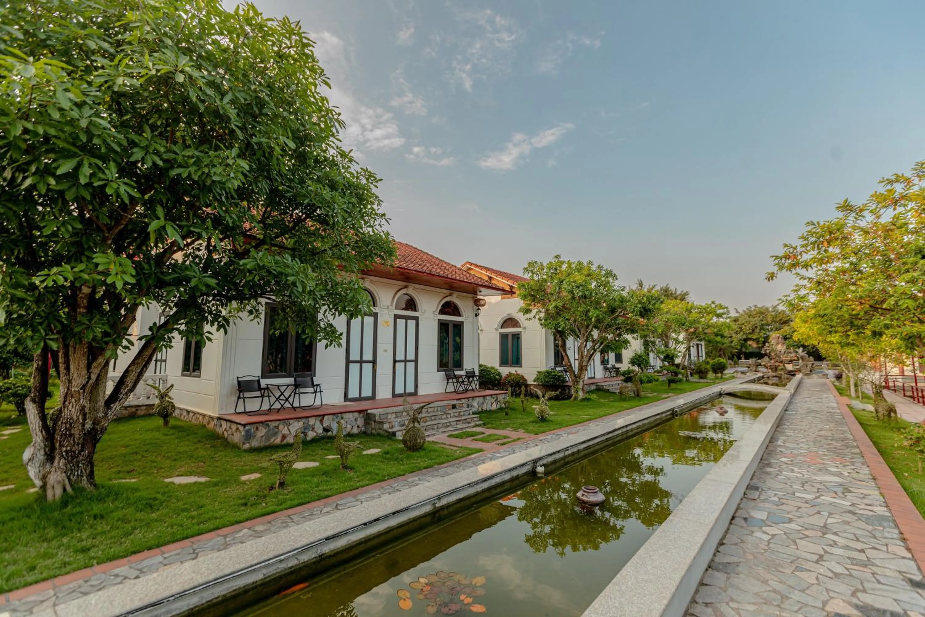 Property building in Hoa Lu Garden Resort