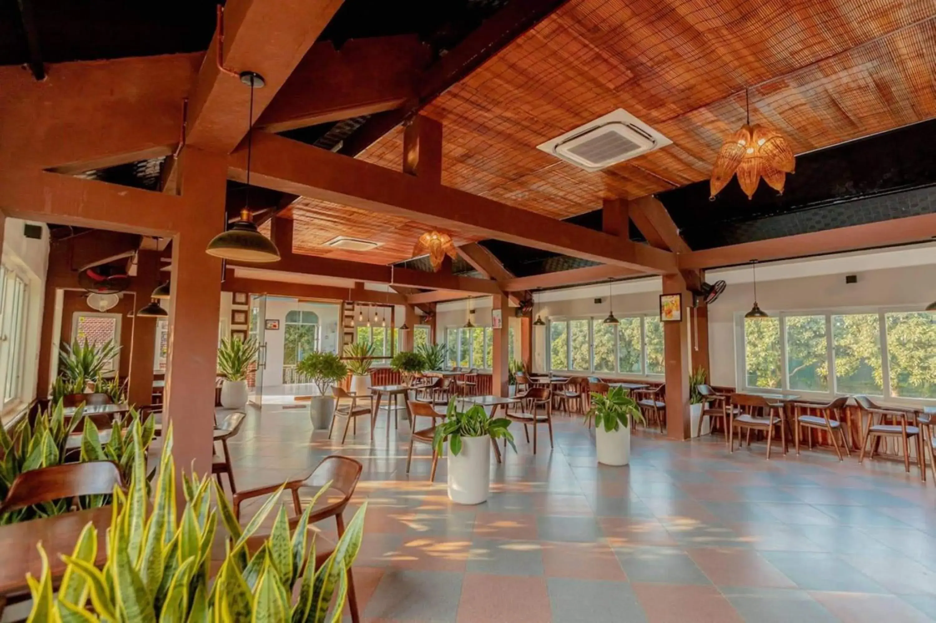 Restaurant/places to eat in Hoa Lu Garden Resort Restaurant/places to eat in Hoa Lu Garden Resort