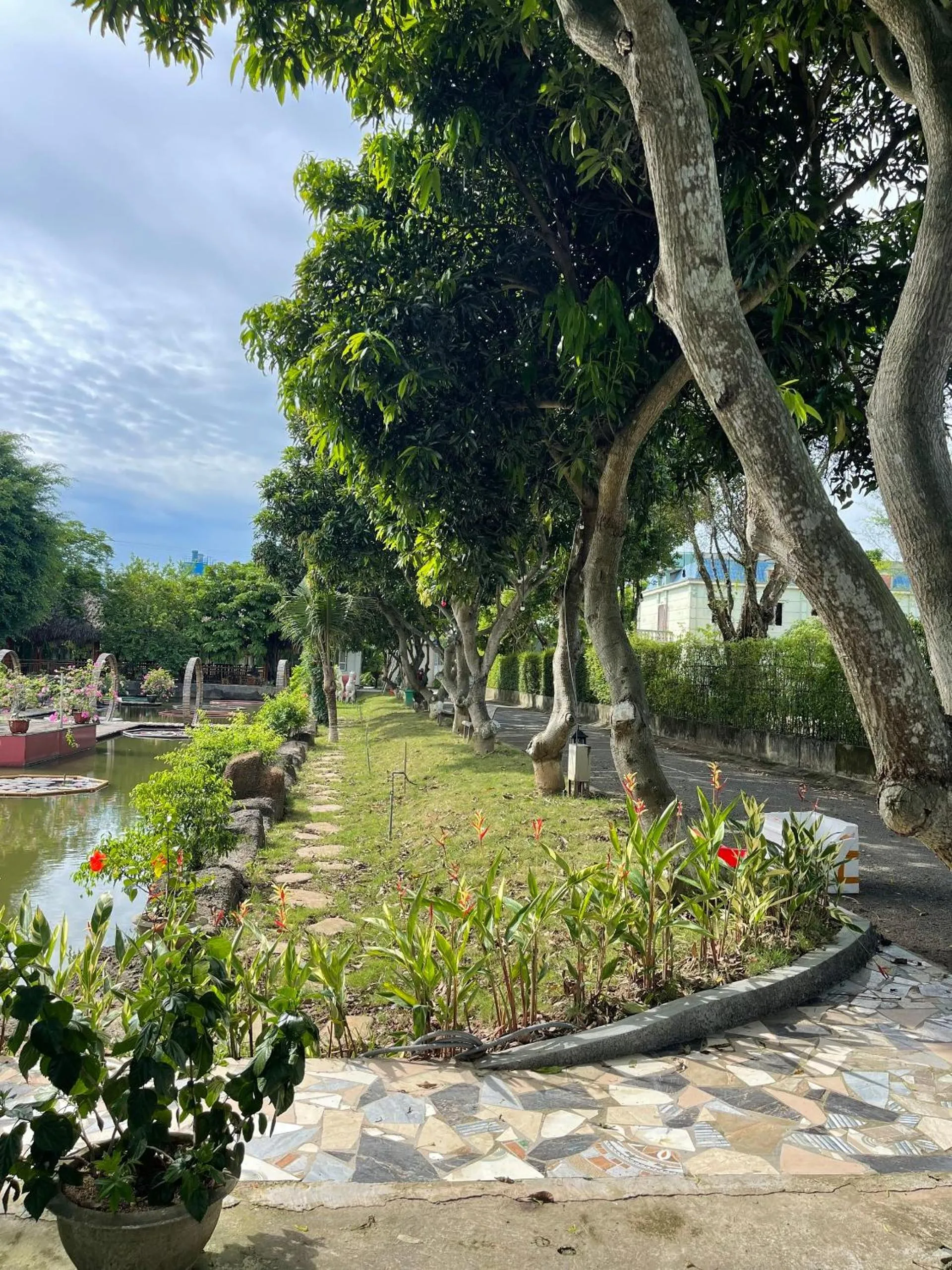 Day in Hoa Lu Garden Resort