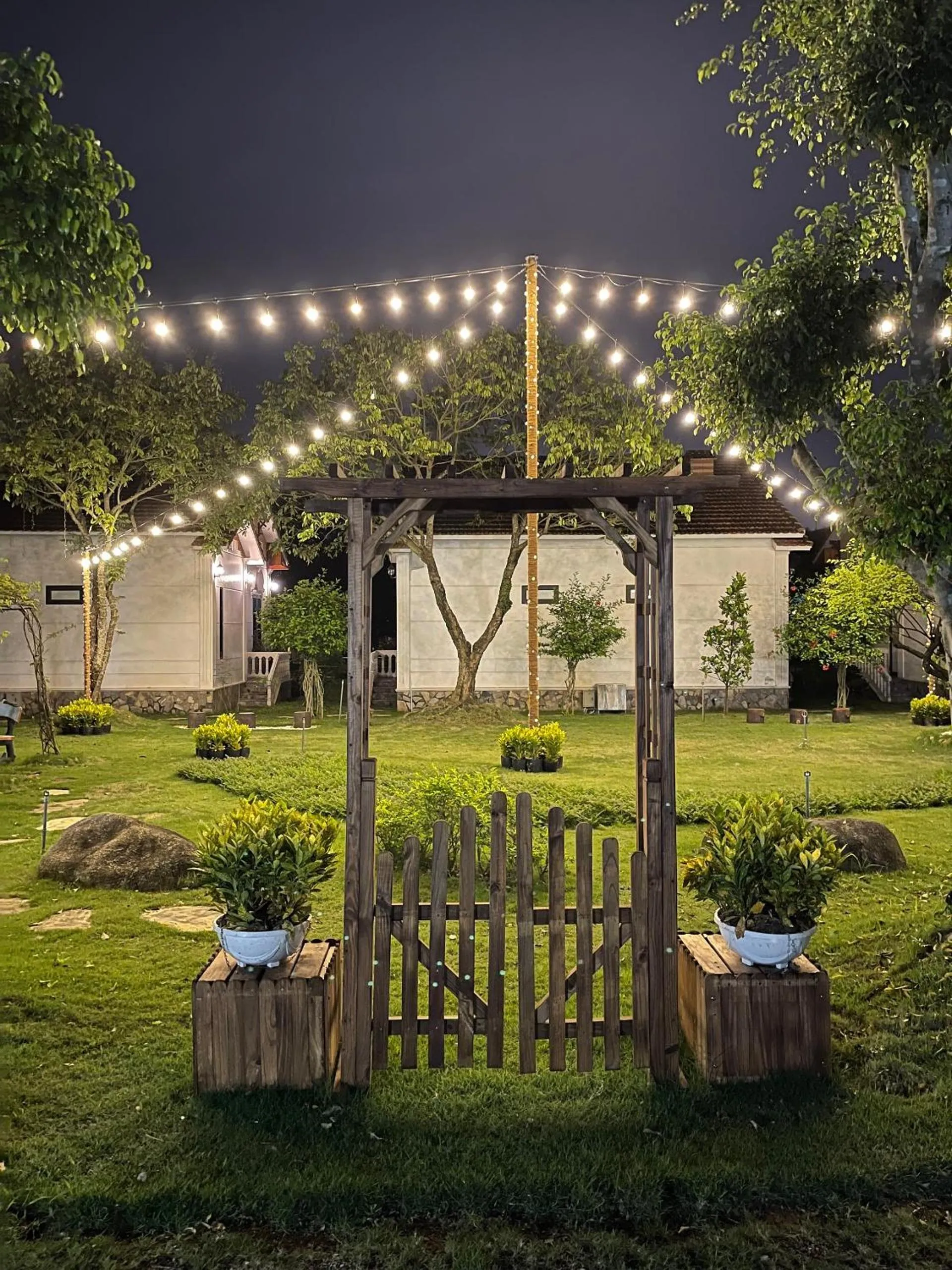 Night in Hoa Lu Garden Resort