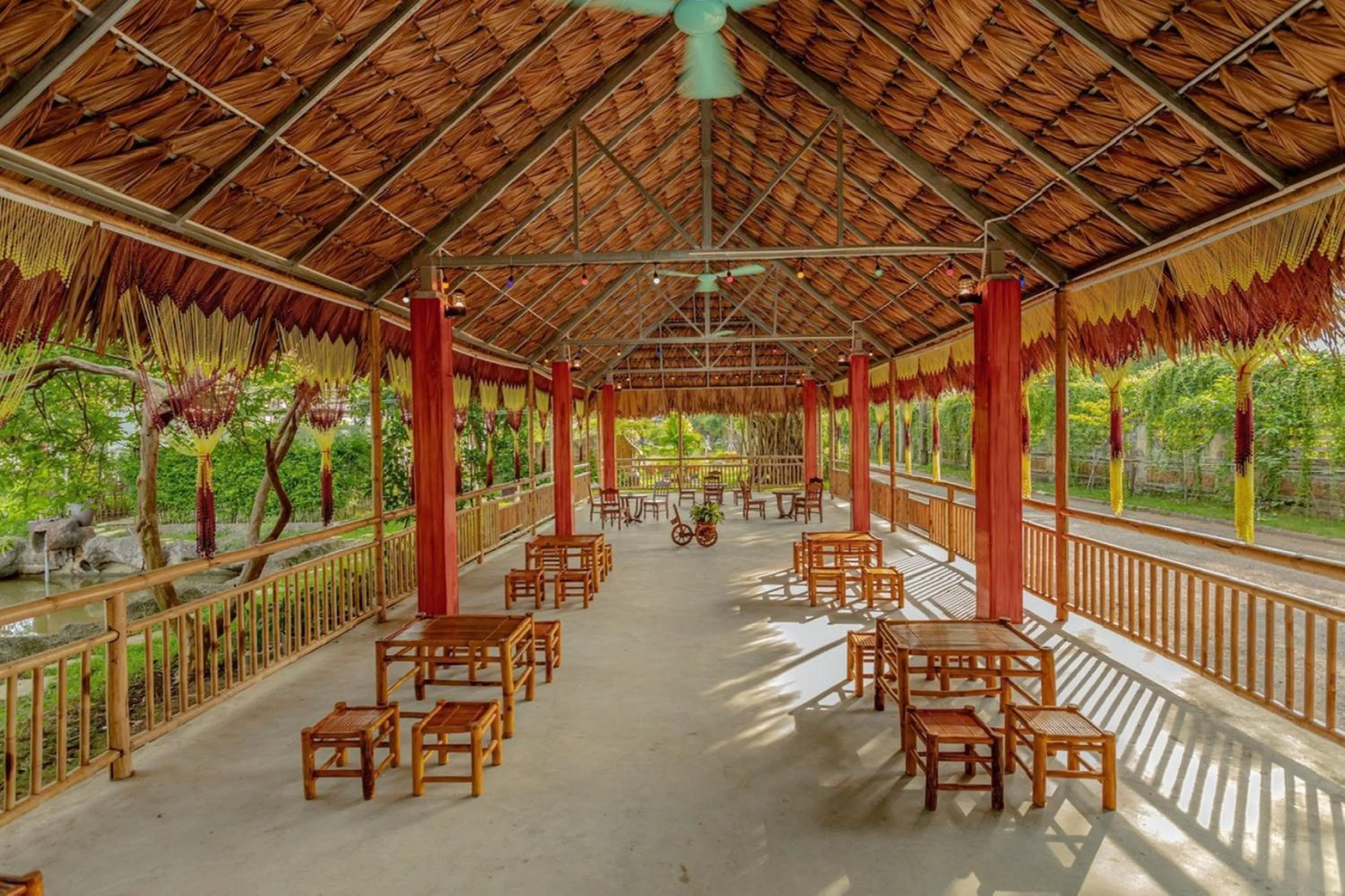 Restaurant/places to eat in Hoa Lu Garden Resort