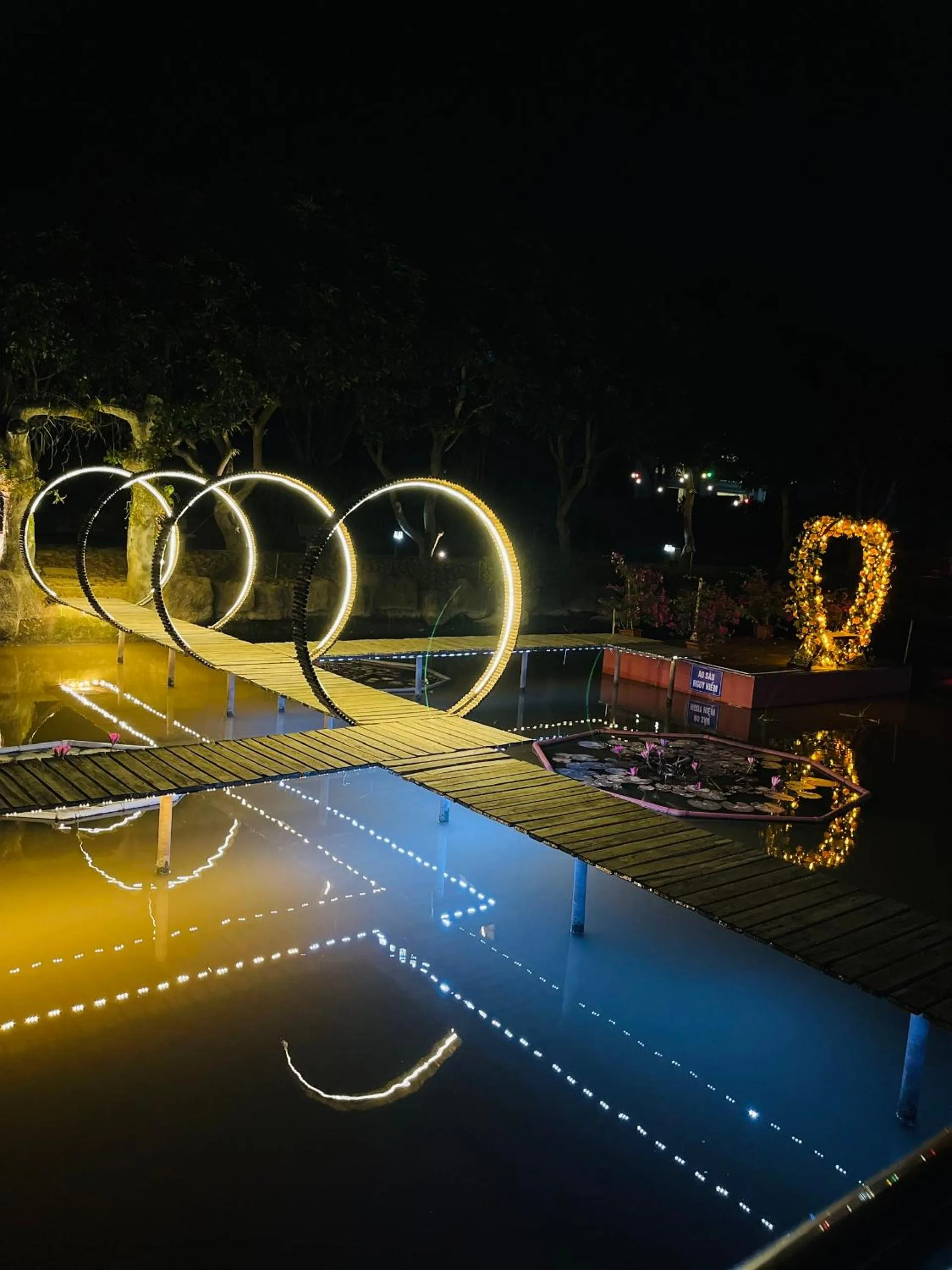 Night in Hoa Lu Garden Resort