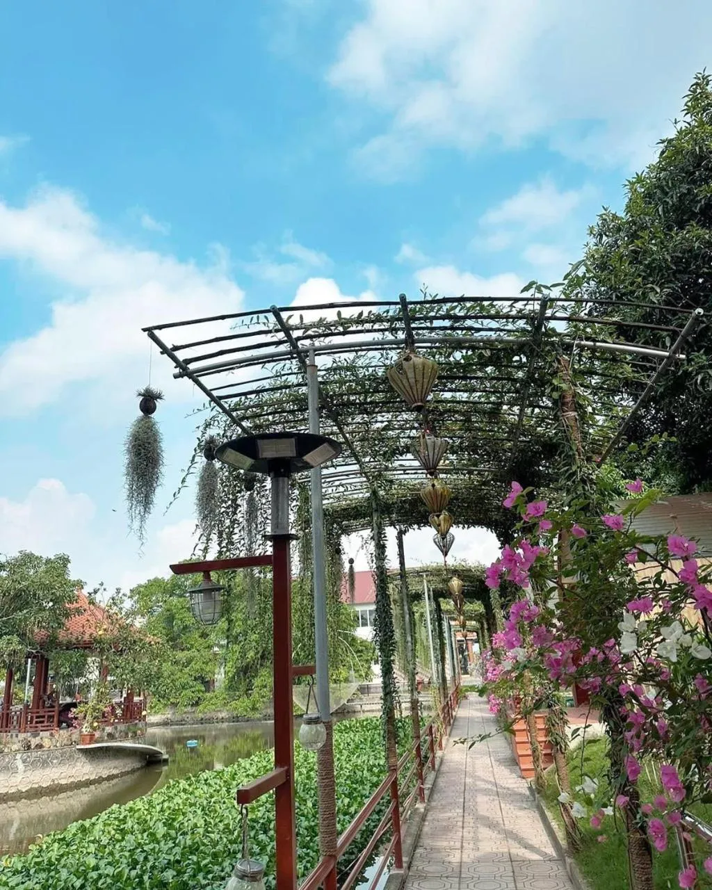 Day in Hoa Lu Garden Resort