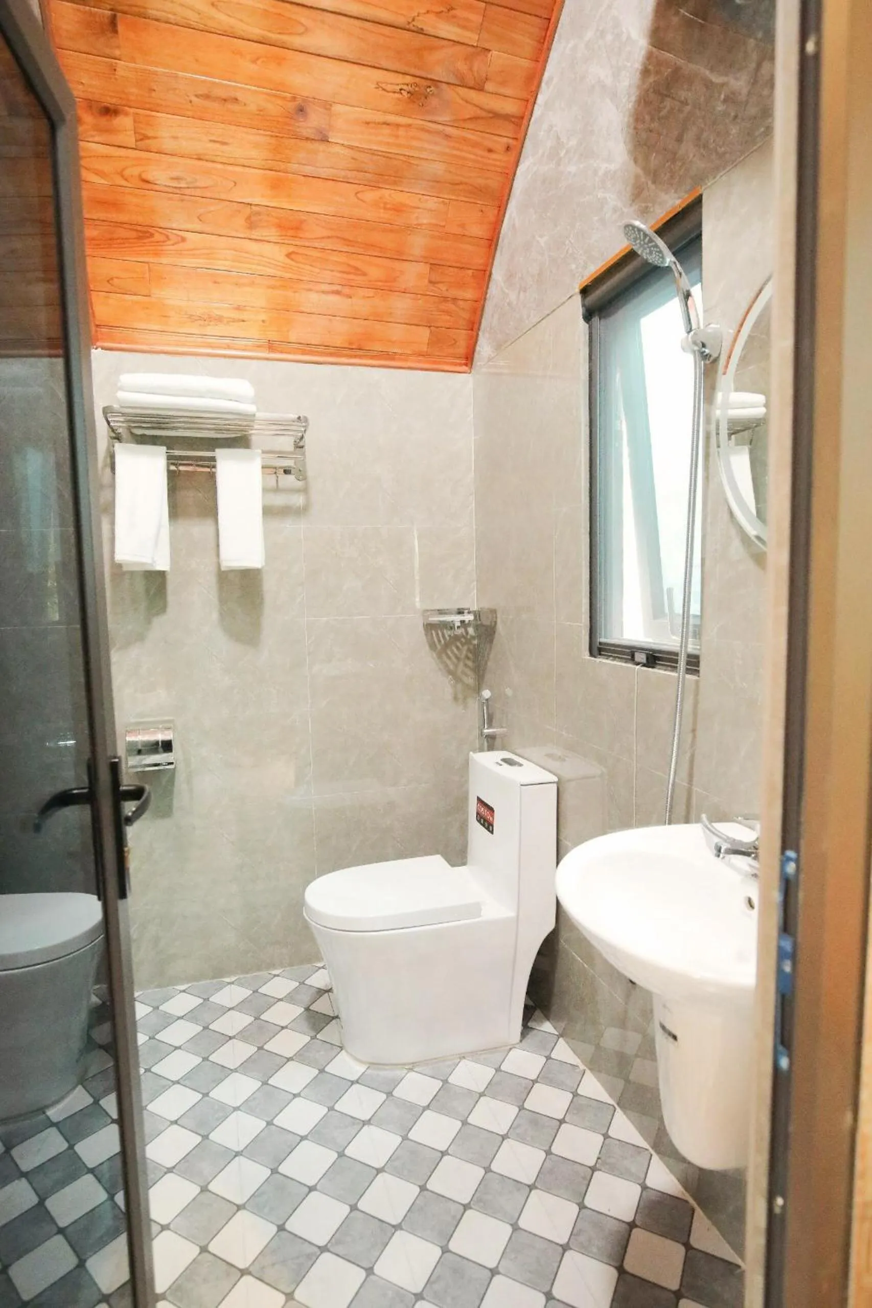 Shower in Hoa Lu Garden Resort