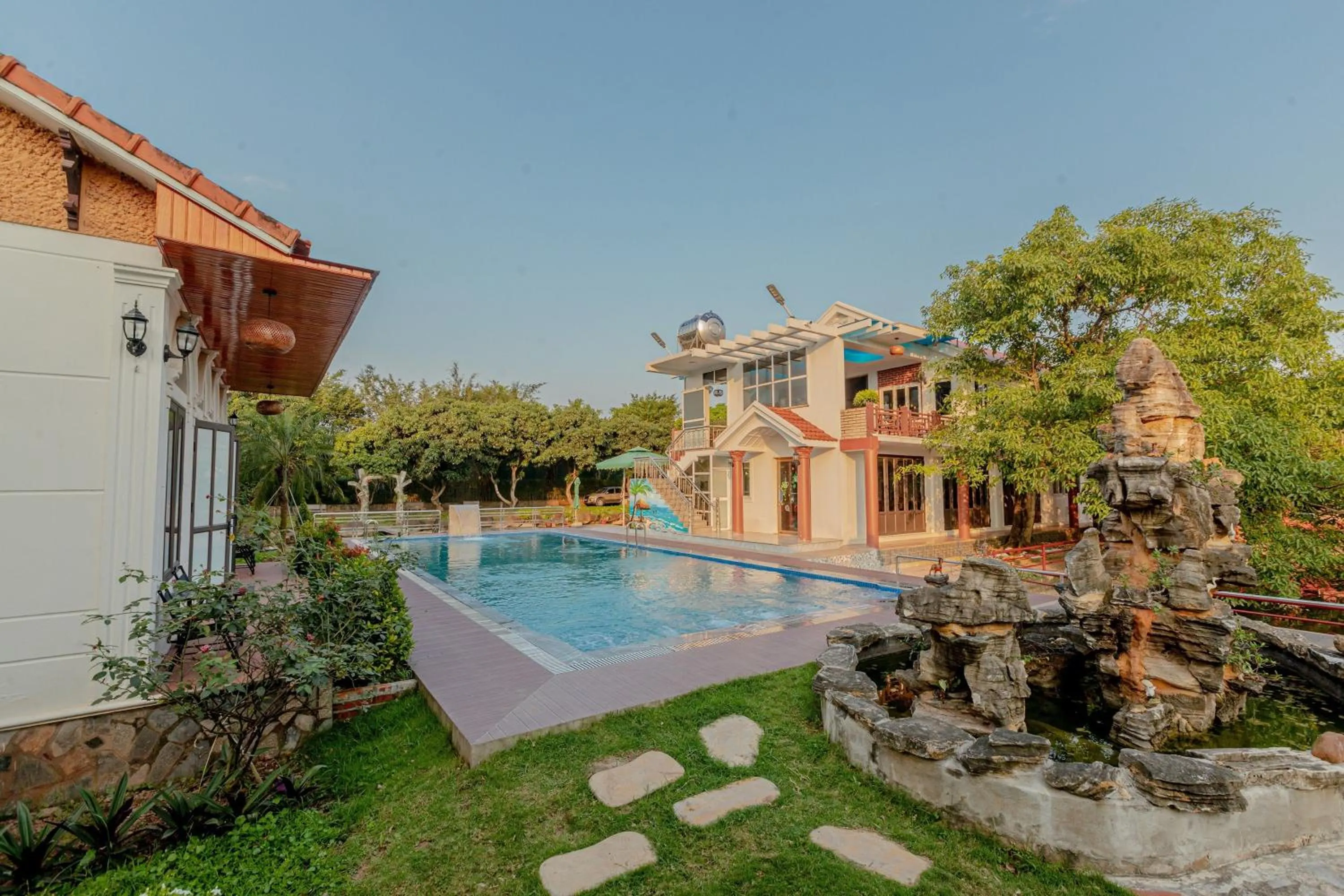 Pool view in Hoa Lu Garden Resort