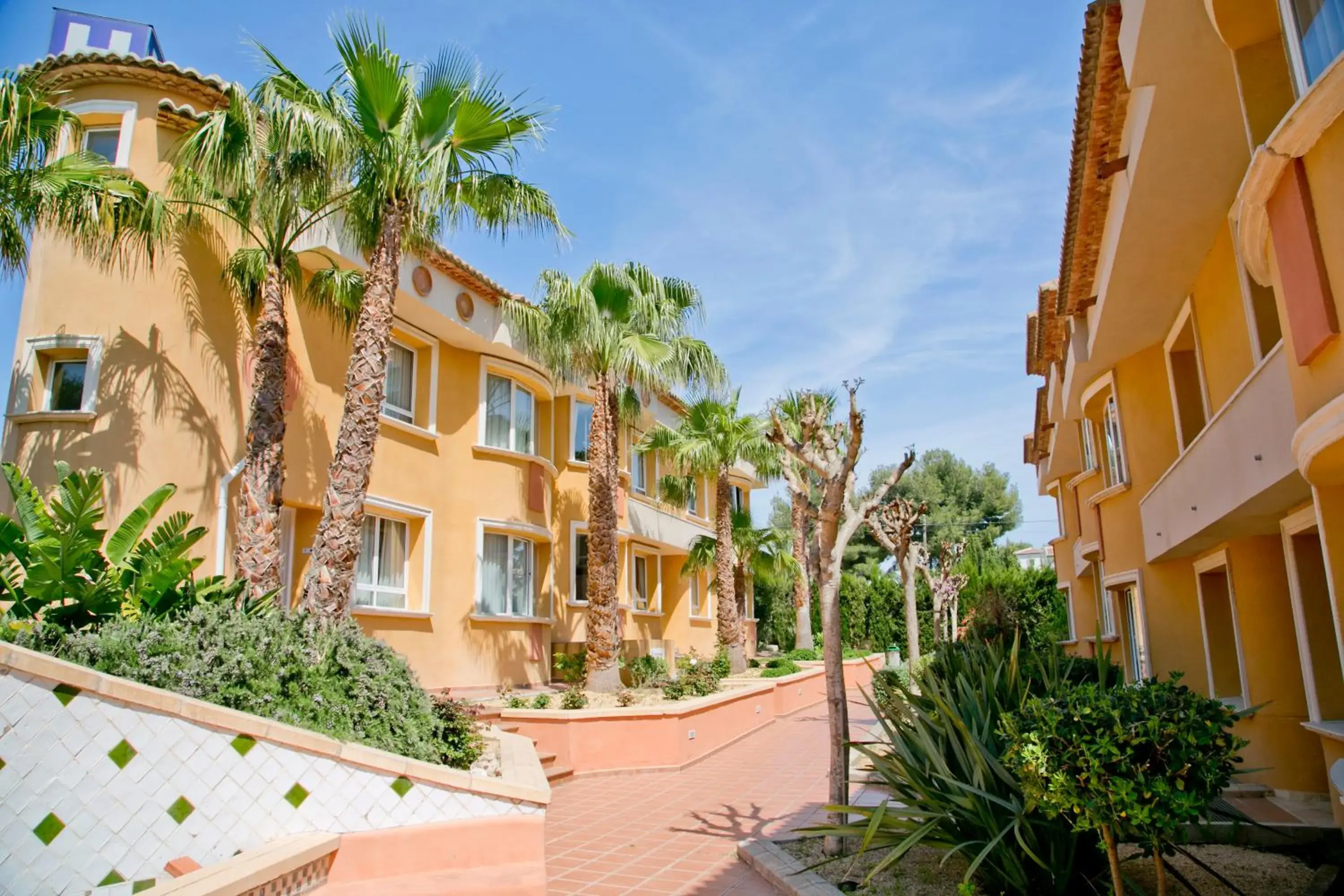 Facade/entrance in Aparthotel Bahia Pinosol Facade/entrance in Aparthotel Bahia Pinosol