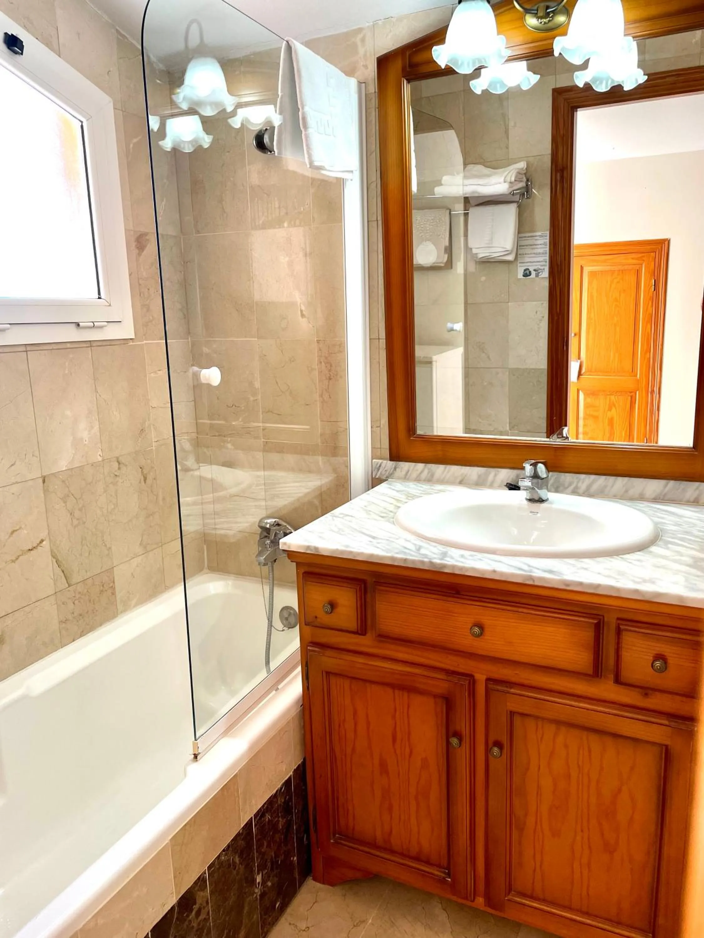 Bath in Aparthotel Bahia Pinosol