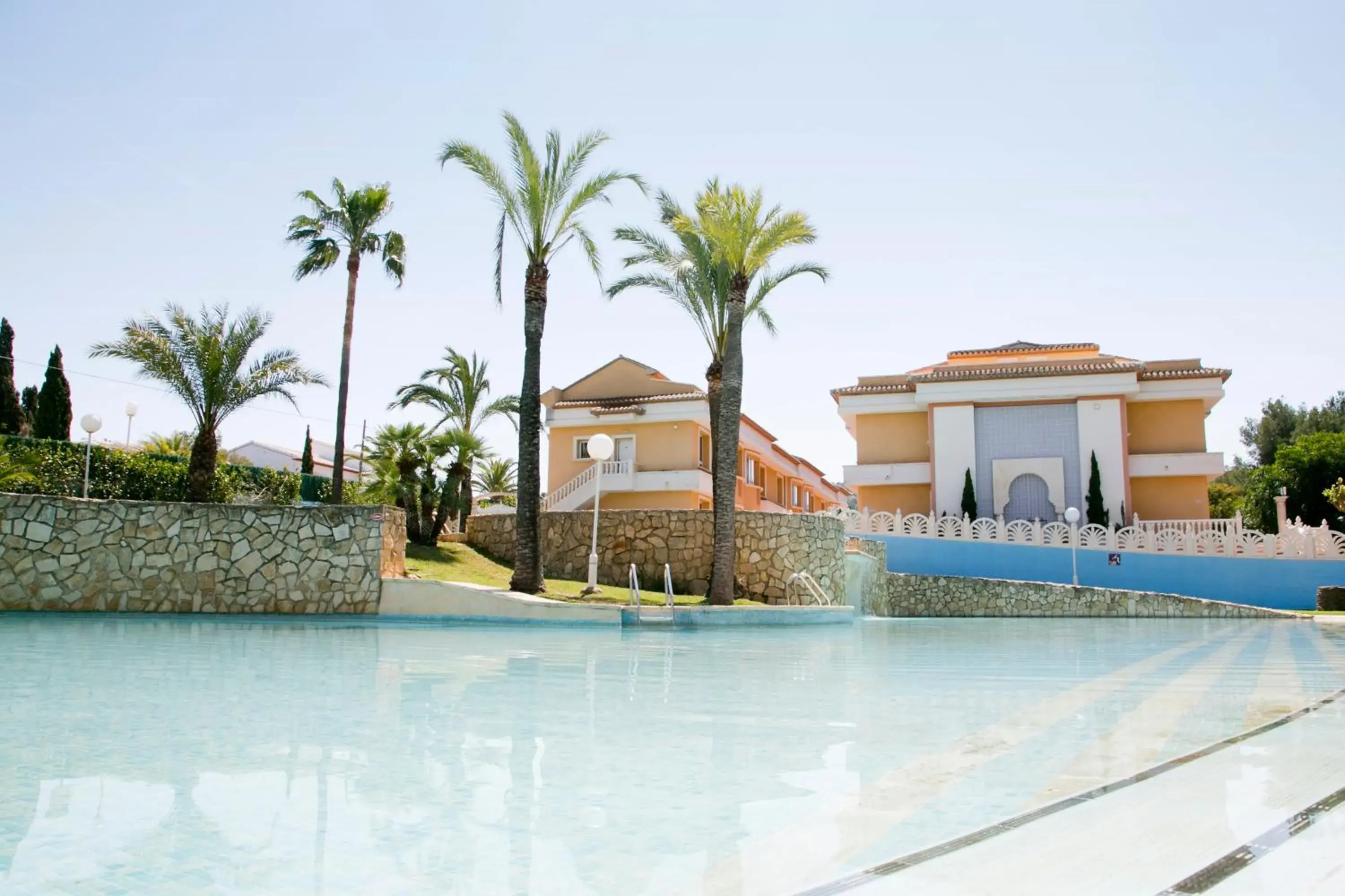 Facade/entrance in Aparthotel Bahia Pinosol Facade/entrance in Aparthotel Bahia Pinosol