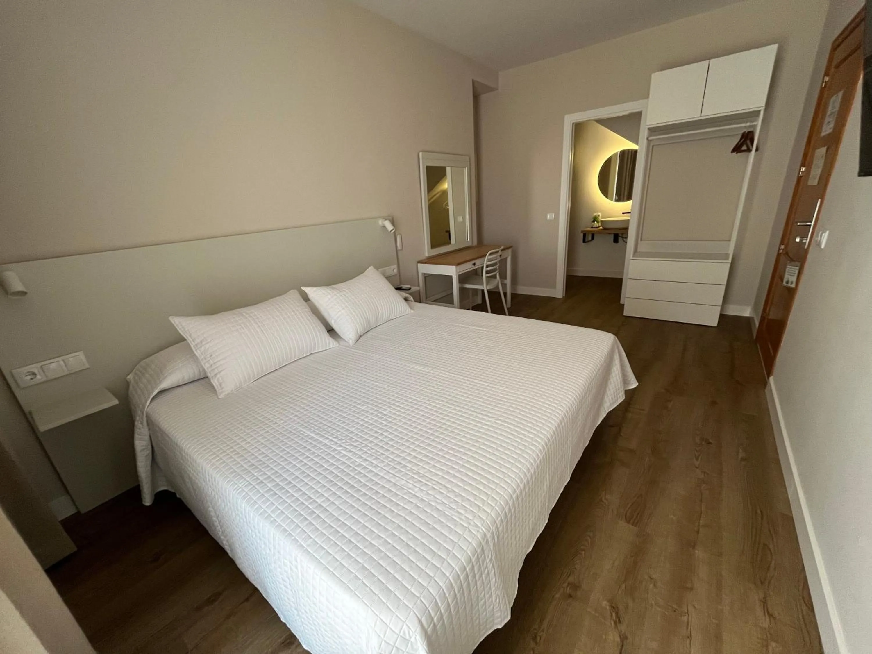 Bed in Aparthotel Bahia Pinosol