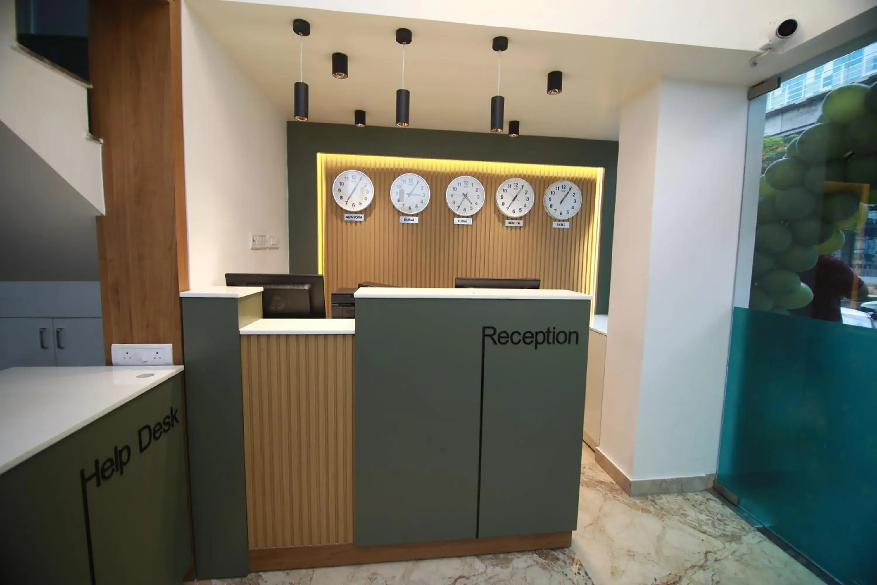 Lobby or reception in Hotel Royal Blooms Lobby or reception in Hotel Royal Blooms