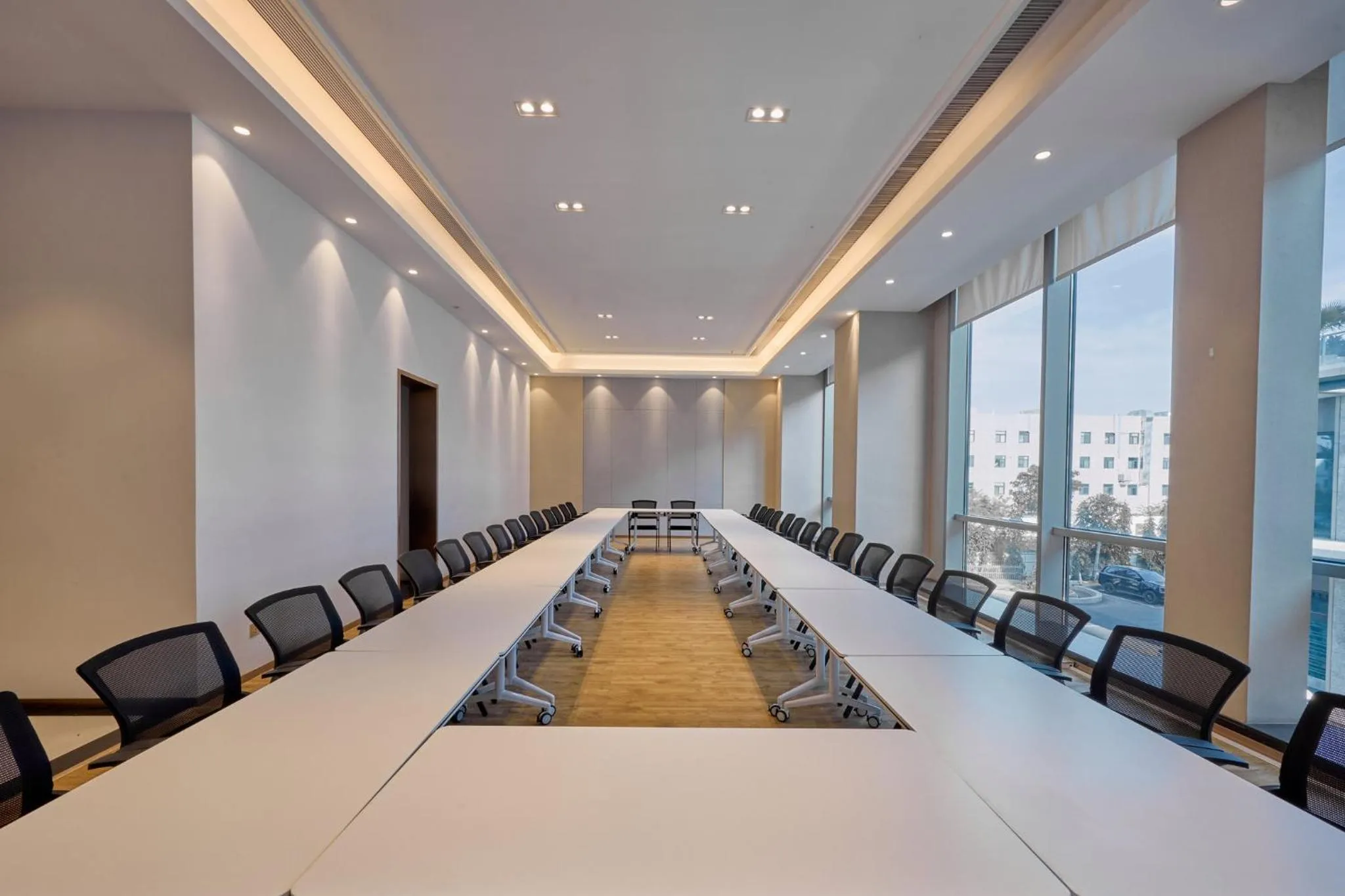 Meeting/conference room in Crowne Plaza Phnom Penh by IHG 金边皇冠假日酒店 Former VM Hotel