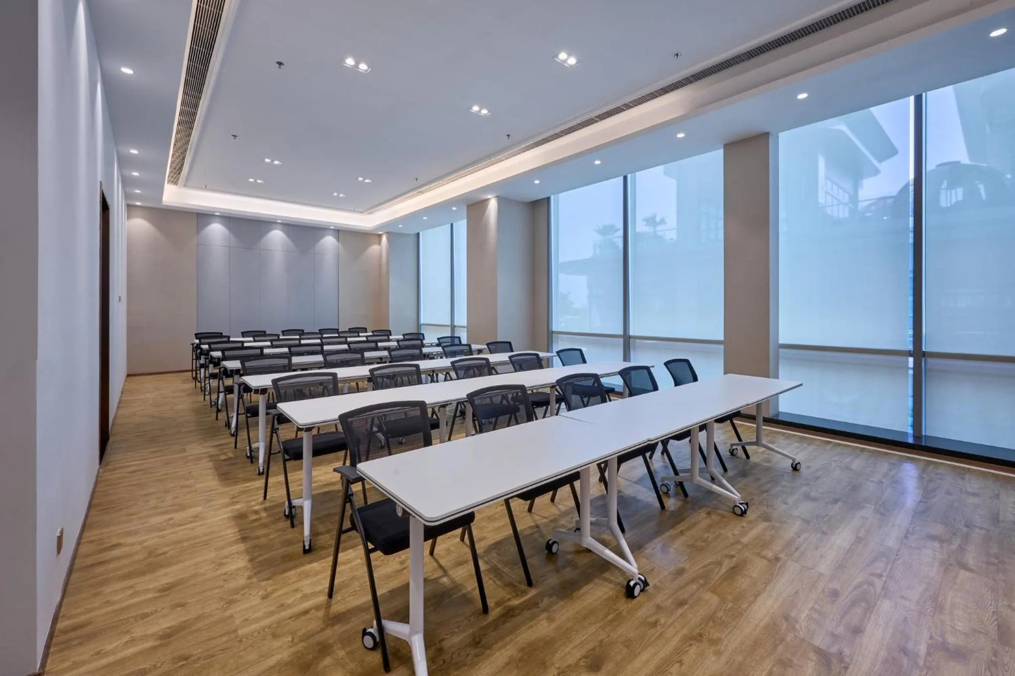 Meeting/conference room in Crowne Plaza Phnom Penh by IHG 金边皇冠假日酒店 Former VM Hotel