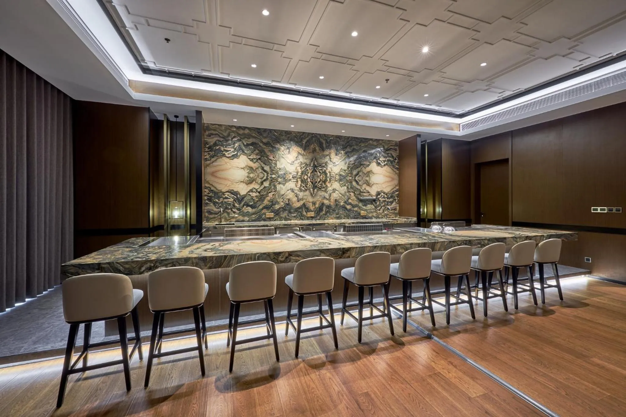 Restaurant/places to eat in Crowne Plaza Phnom Penh by IHG 金边皇冠假日酒店 Former VM Hotel