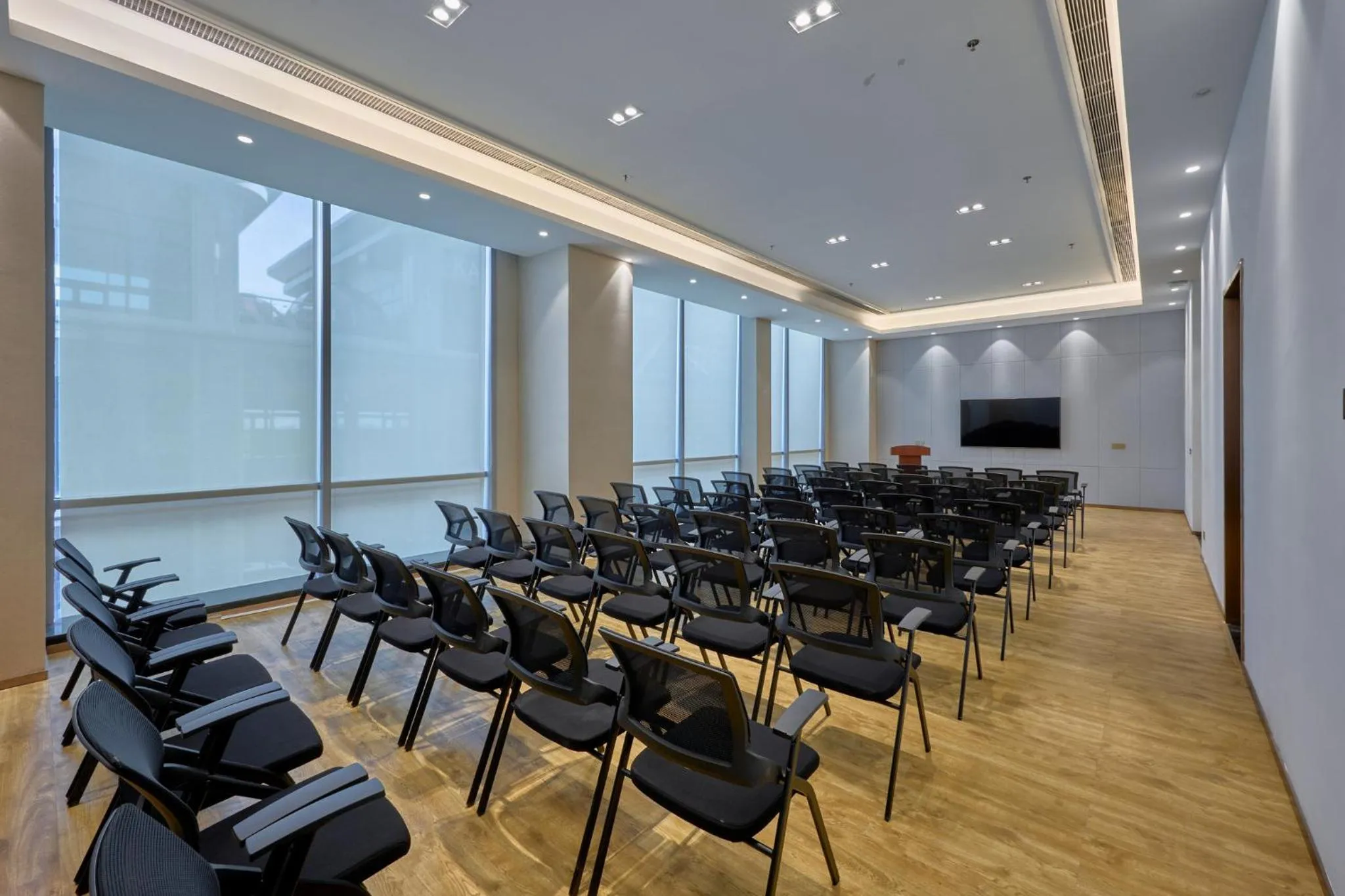 Meeting/conference room in Crowne Plaza Phnom Penh by IHG 金边皇冠假日酒店 Former VM Hotel