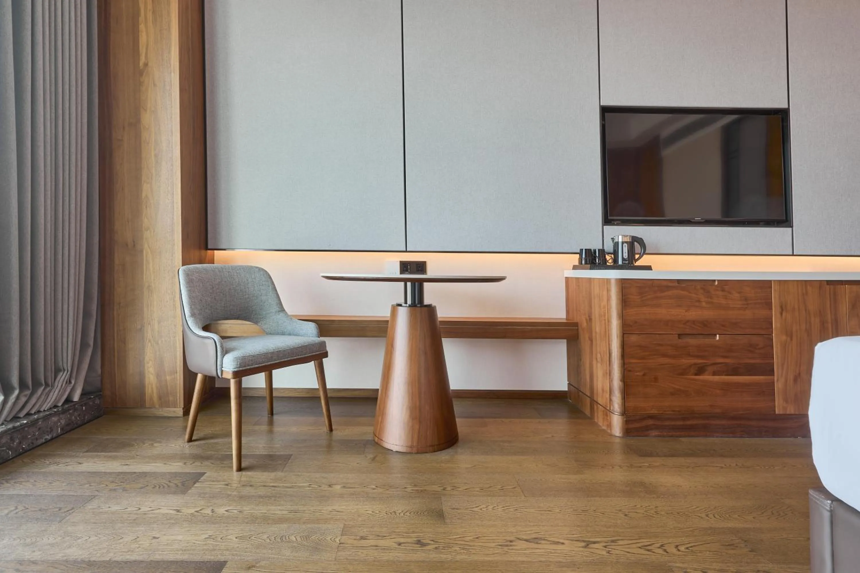 Seating area in Crowne Plaza Phnom Penh by IHG 金边皇冠假日酒店 Former VM Hotel