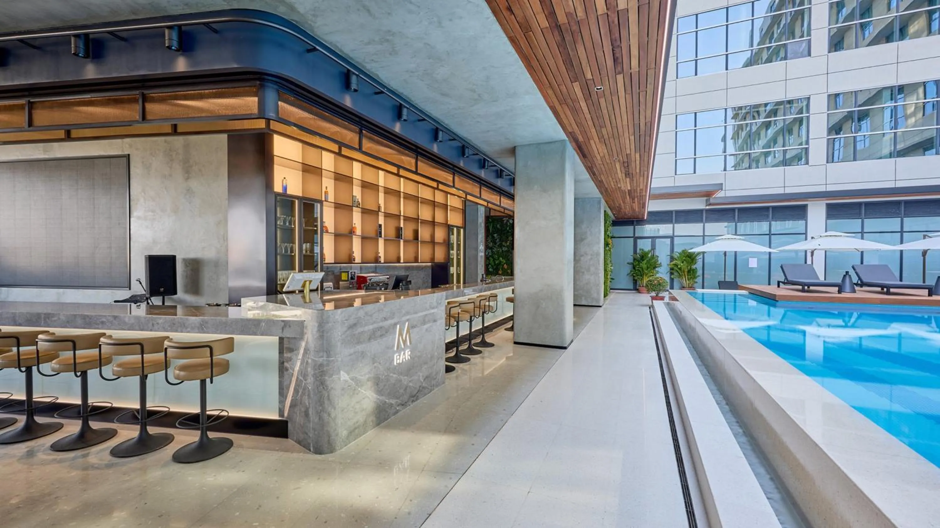 Swimming pool in Crowne Plaza Phnom Penh by IHG 金边皇冠假日酒店 Former VM Hotel