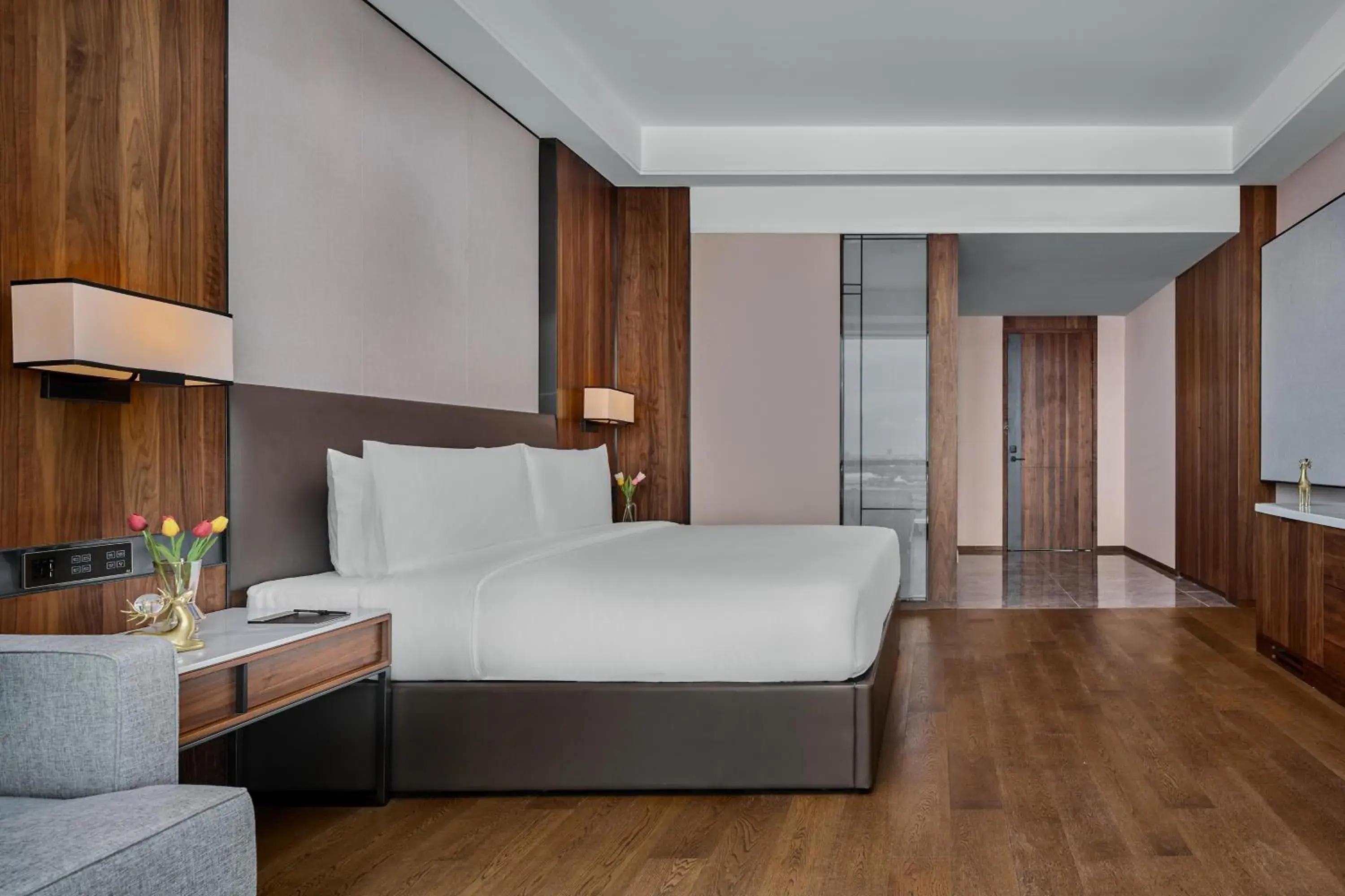 Bedroom, Bed in Crowne Plaza Phnom Penh by IHG 金边皇冠假日酒店 Former VM Hotel Bedroom, Bed in Crowne Plaza Phnom Penh by IHG 金边皇冠假日酒店 Former VM Hotel