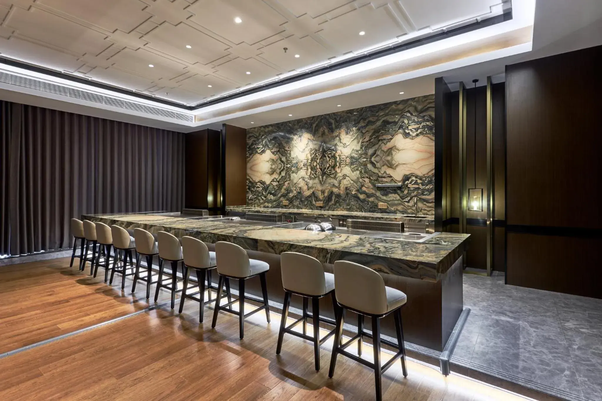 Restaurant/places to eat in Crowne Plaza Phnom Penh by IHG 金边皇冠假日酒店 Former VM Hotel Restaurant/places to eat in Crowne Plaza Phnom Penh by IHG 金边皇冠假日酒店 Former VM Hotel