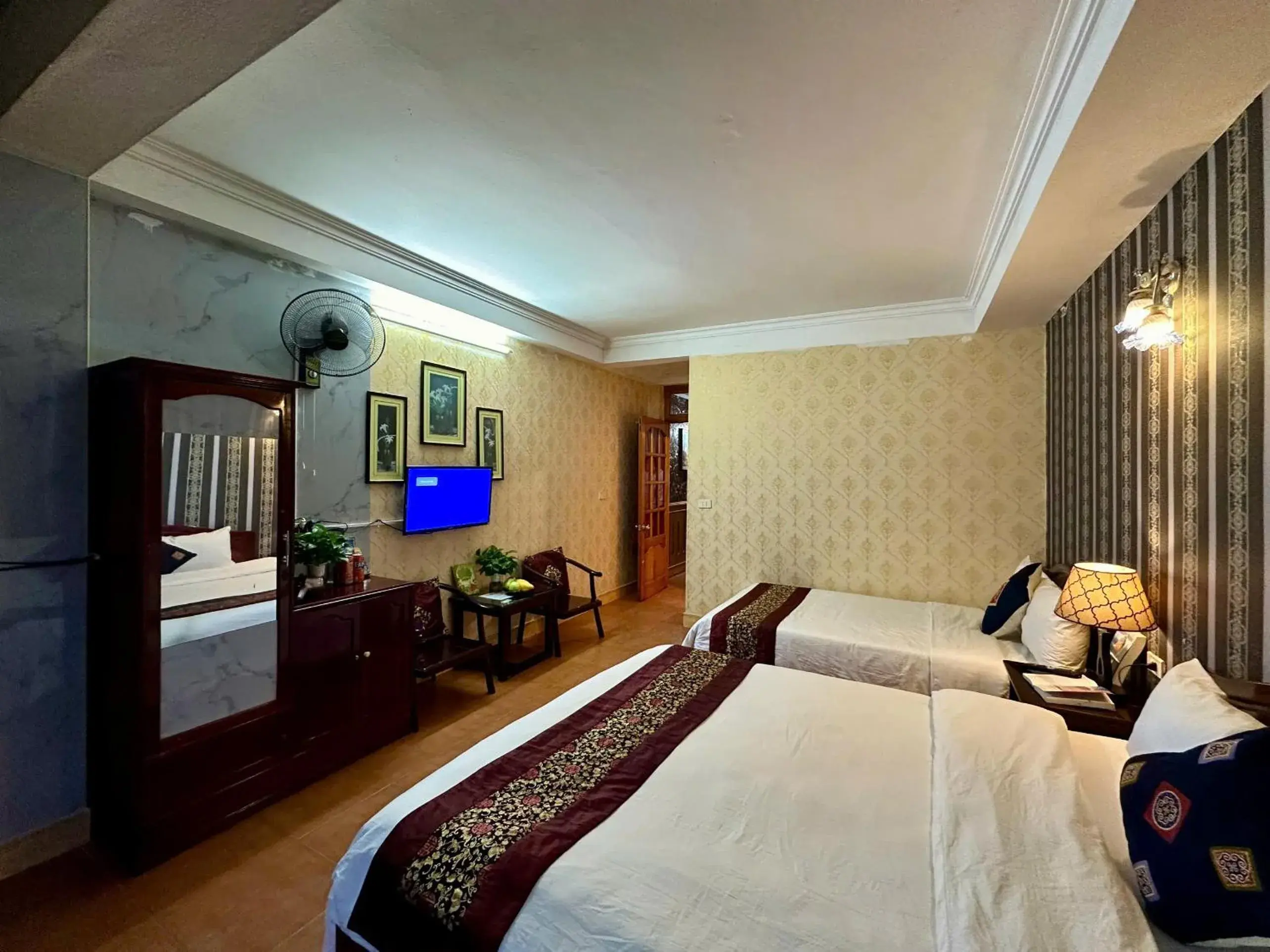 Communal lounge/ TV room, Bed in Hà Giang Hotel Sapa Communal lounge/ TV room, Bed in Hà Giang Hotel Sapa