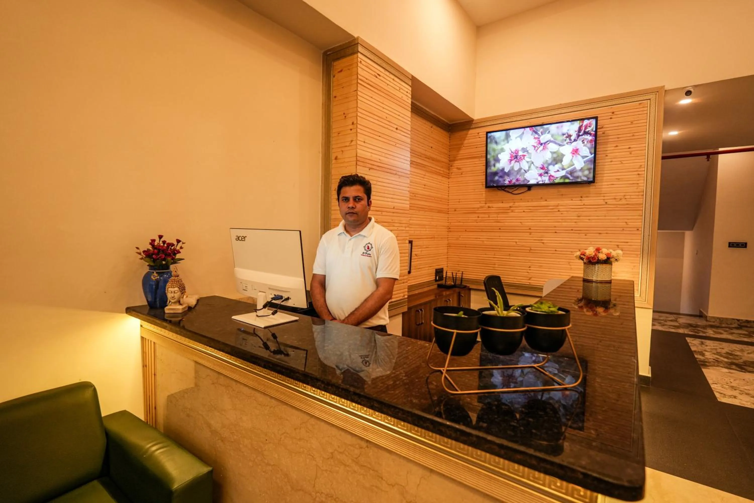 Lobby or reception in Hotel Square One by D'Polo Dharamshala